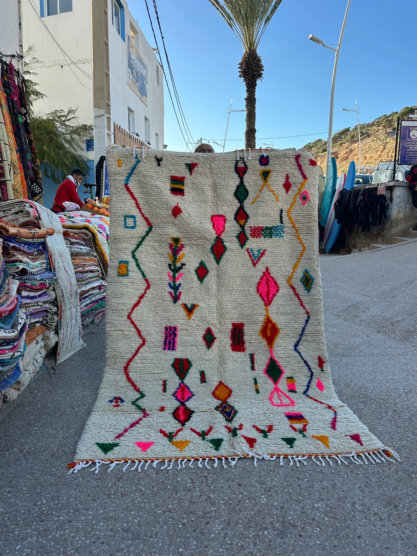 Handmade Azilal Rug, size 250 x 150 cm || 8.2 x 4.92 ft