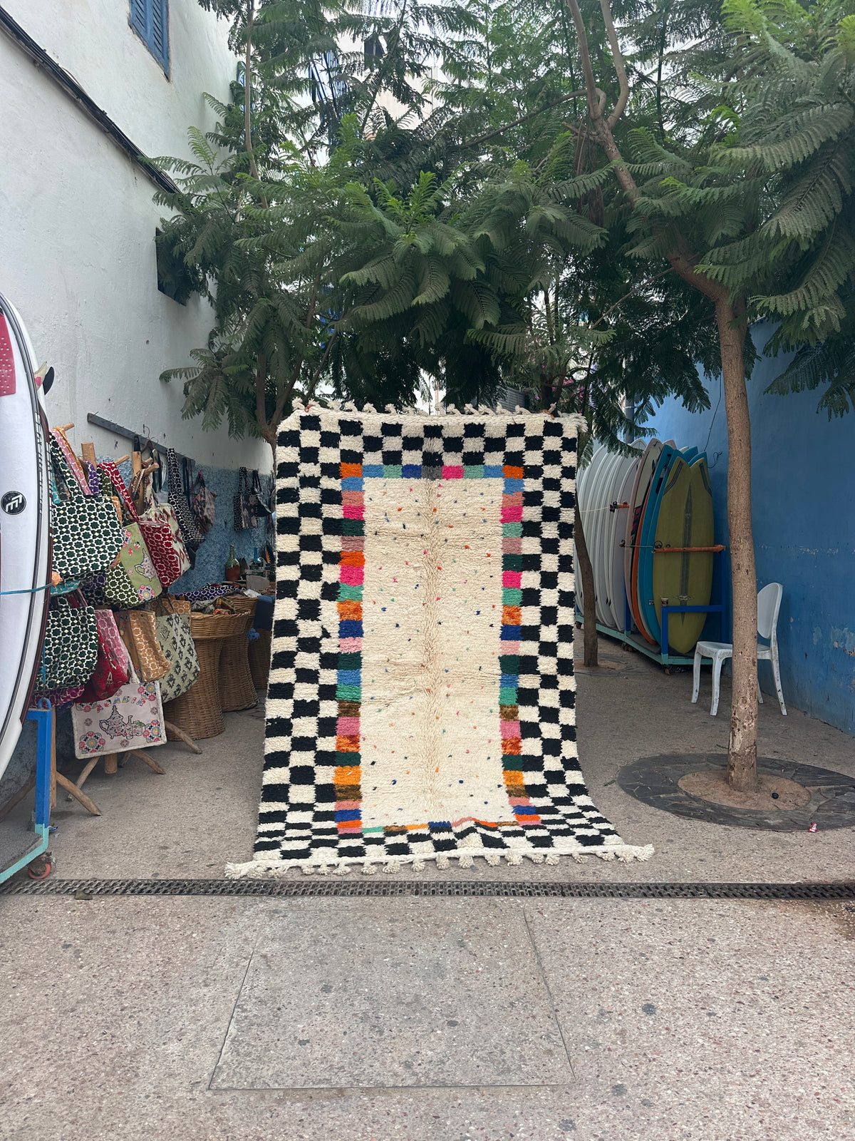 Handmade Beni Ouarain, size 250 x 150 cm || 8.2 x 4.92 ft