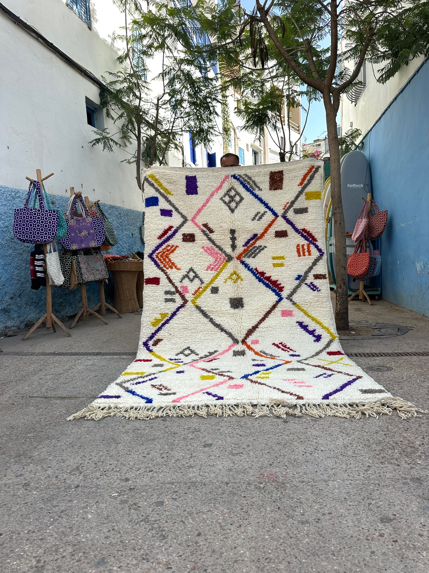 Handmade Beni Ouarain, size 250 x 150 cm || 8.2 x 4.92 ft