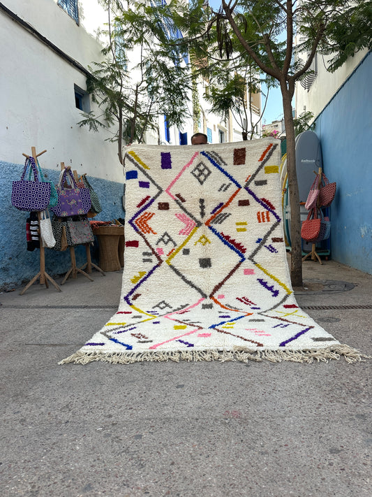 Handmade Beni Ouarain, size 250 x 150 cm || 8.2 x 4.92 ft