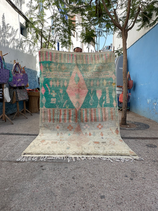 Handmade Azilal Rug, size 250 x 150 cm || 8.2 x 4.92 ft
