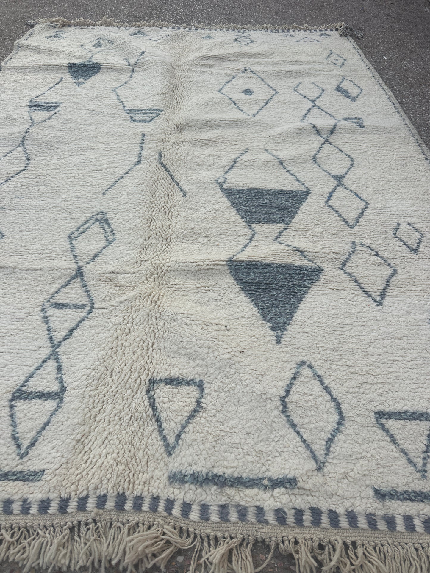 Beni Ouarain Rug size 300 x 200 cm || 9.84 x 6.56 ft