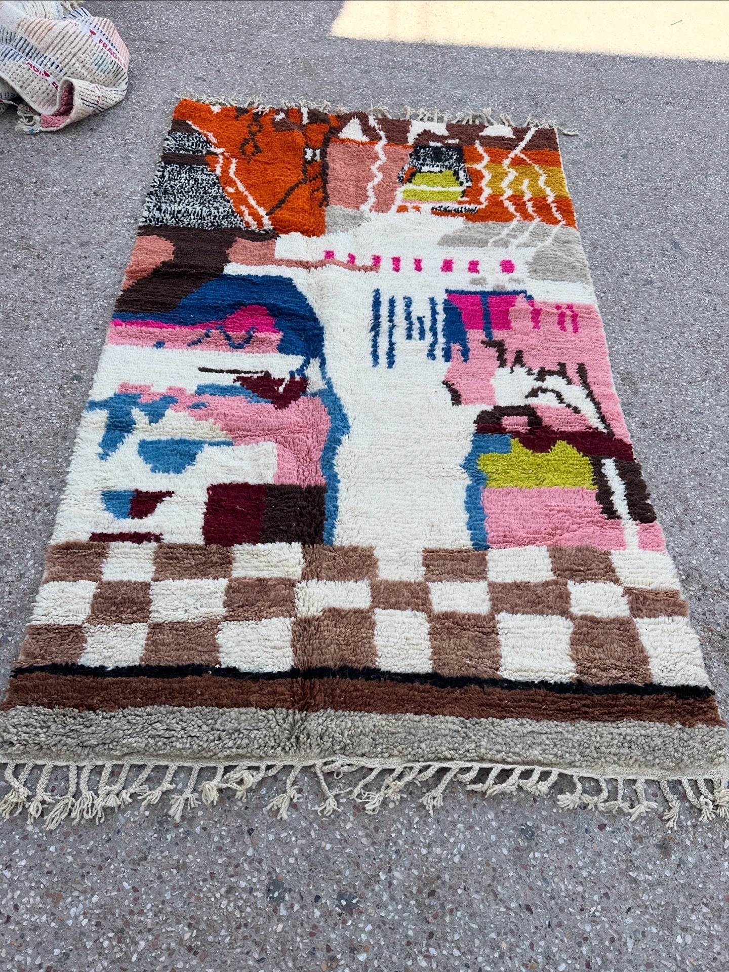 Handmade Azilal Rug, size 250 x 150 cm || 8.2 x 4.92 ft