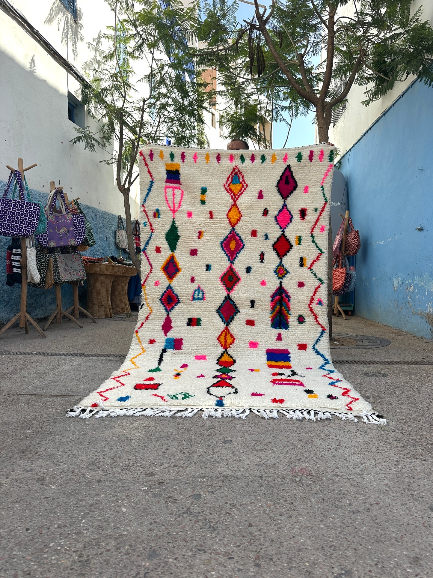 Handmade Azilal Rug, size 250 x 150 cm || 8.2 x 4.92 ft