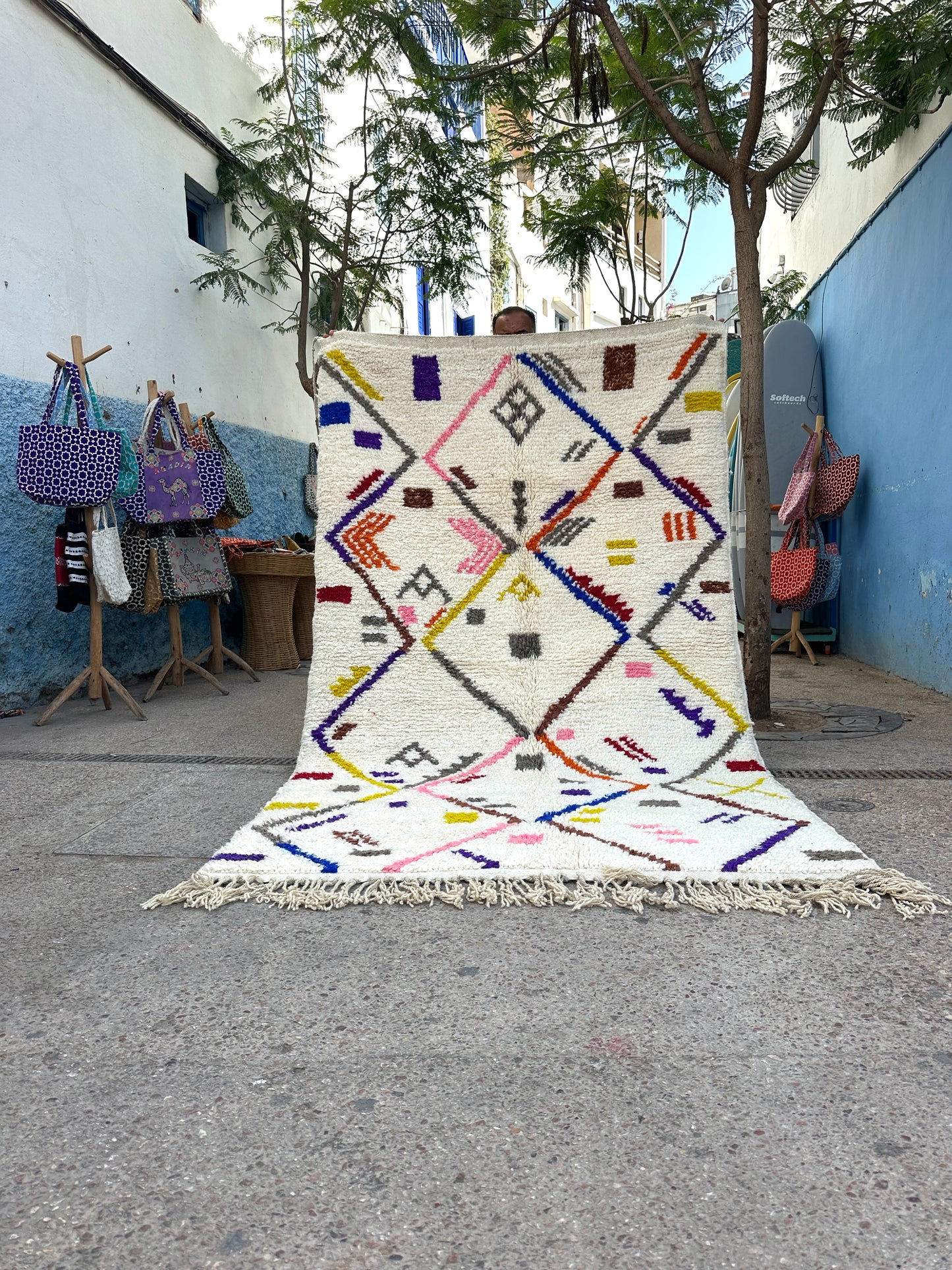 Handmade Beni Ouarain, size 250 x 150 cm || 8.2 x 4.92 ft