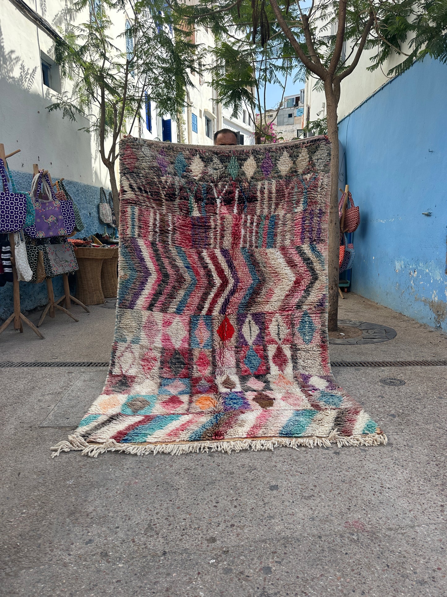 Handmade Azilal Rug, size 250 x 150 cm || 8.2 x 4.92 ft