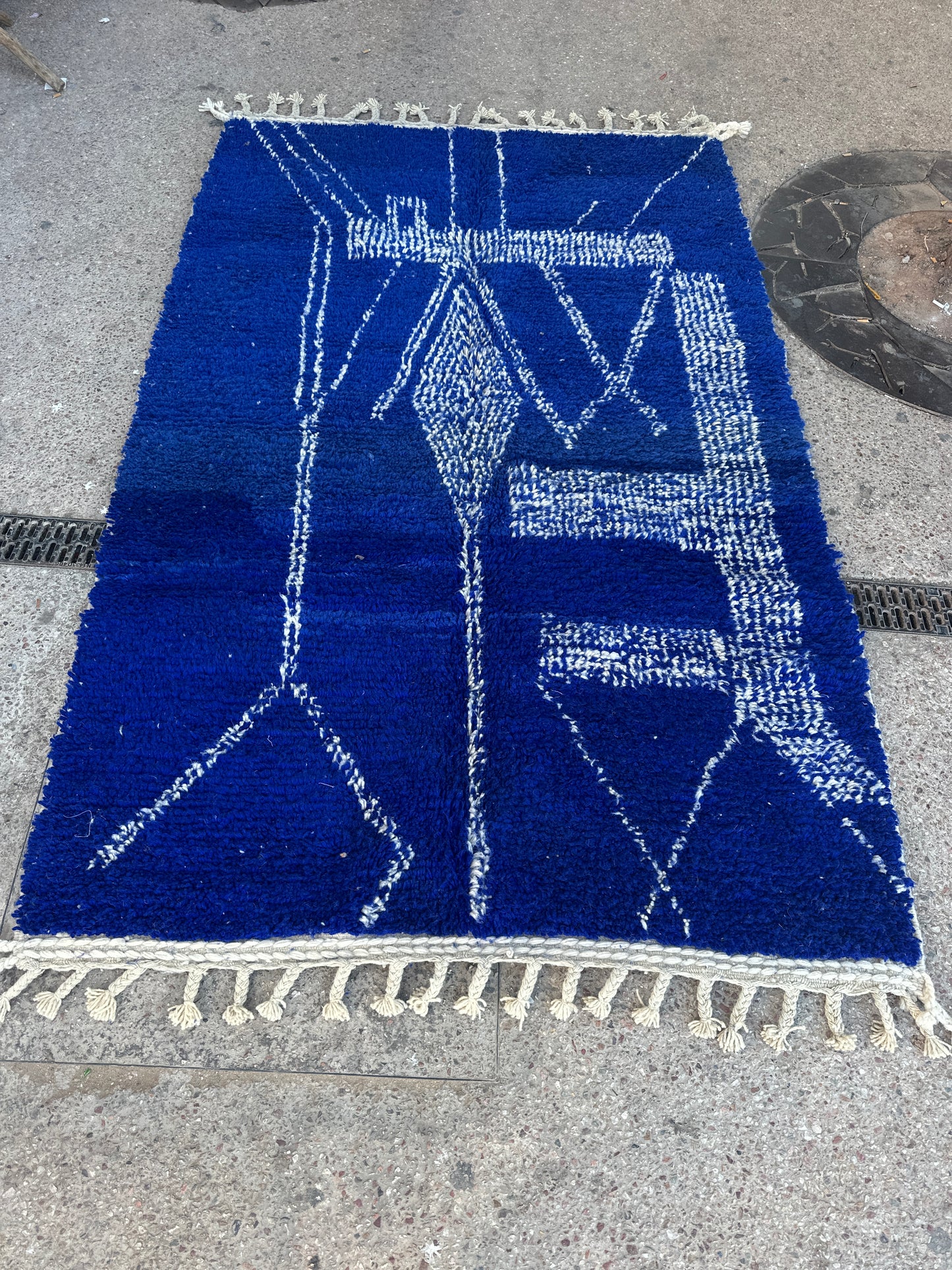 Handmade Beni Ouarain, size 250 x 150 cm || 8.2 x 4.92 ft