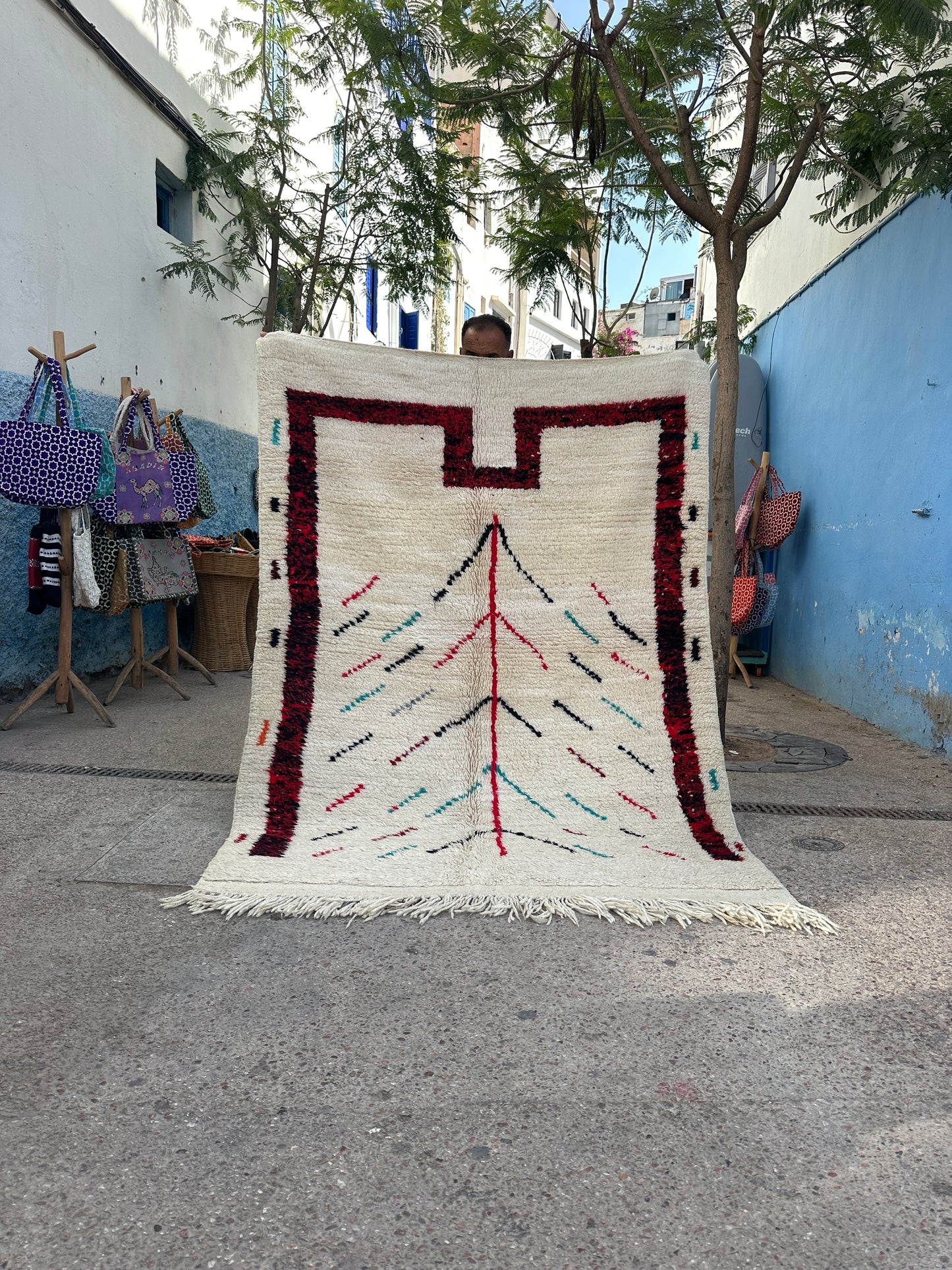 Handmade Azilal Rug, size 250 x 150 cm || 8.2 x 4.92 ft