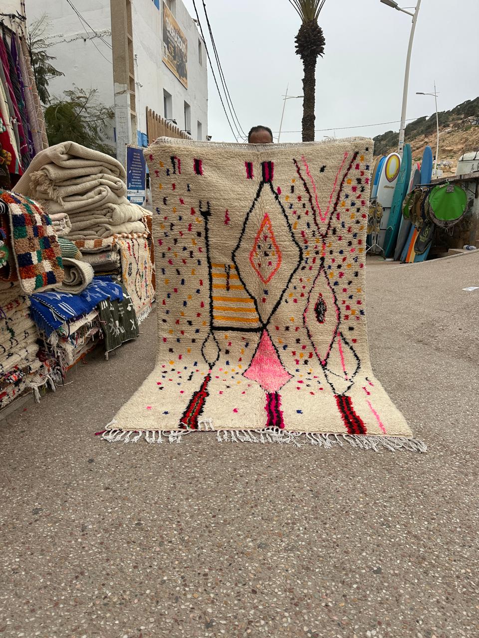 Handmade Azilal Rug, size 250 x 150 cm || 8.2 x 4.92 ft