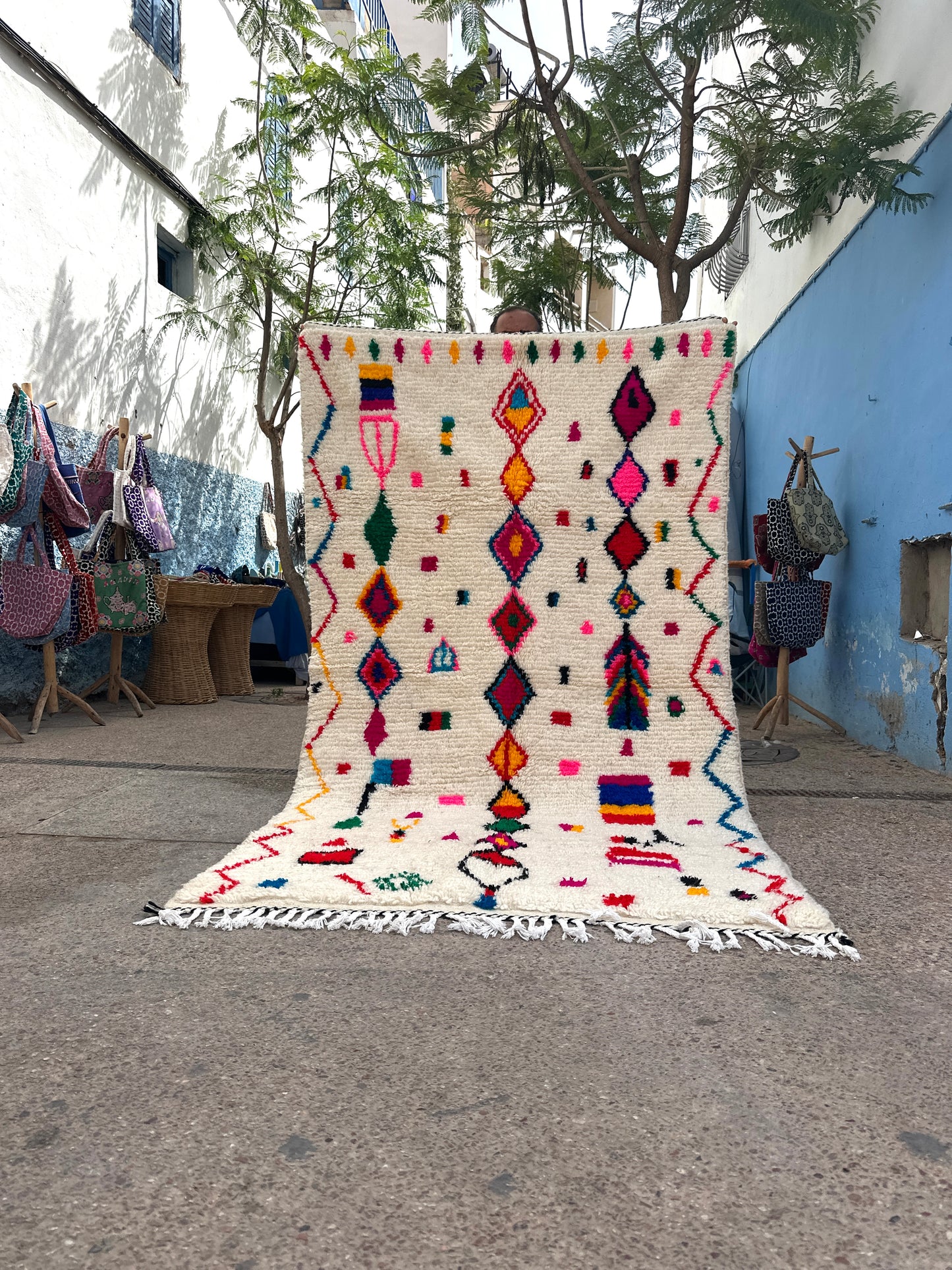 Handmade Azilal Rug, size 250 x 150 cm || 8.2 x 4.92 ft