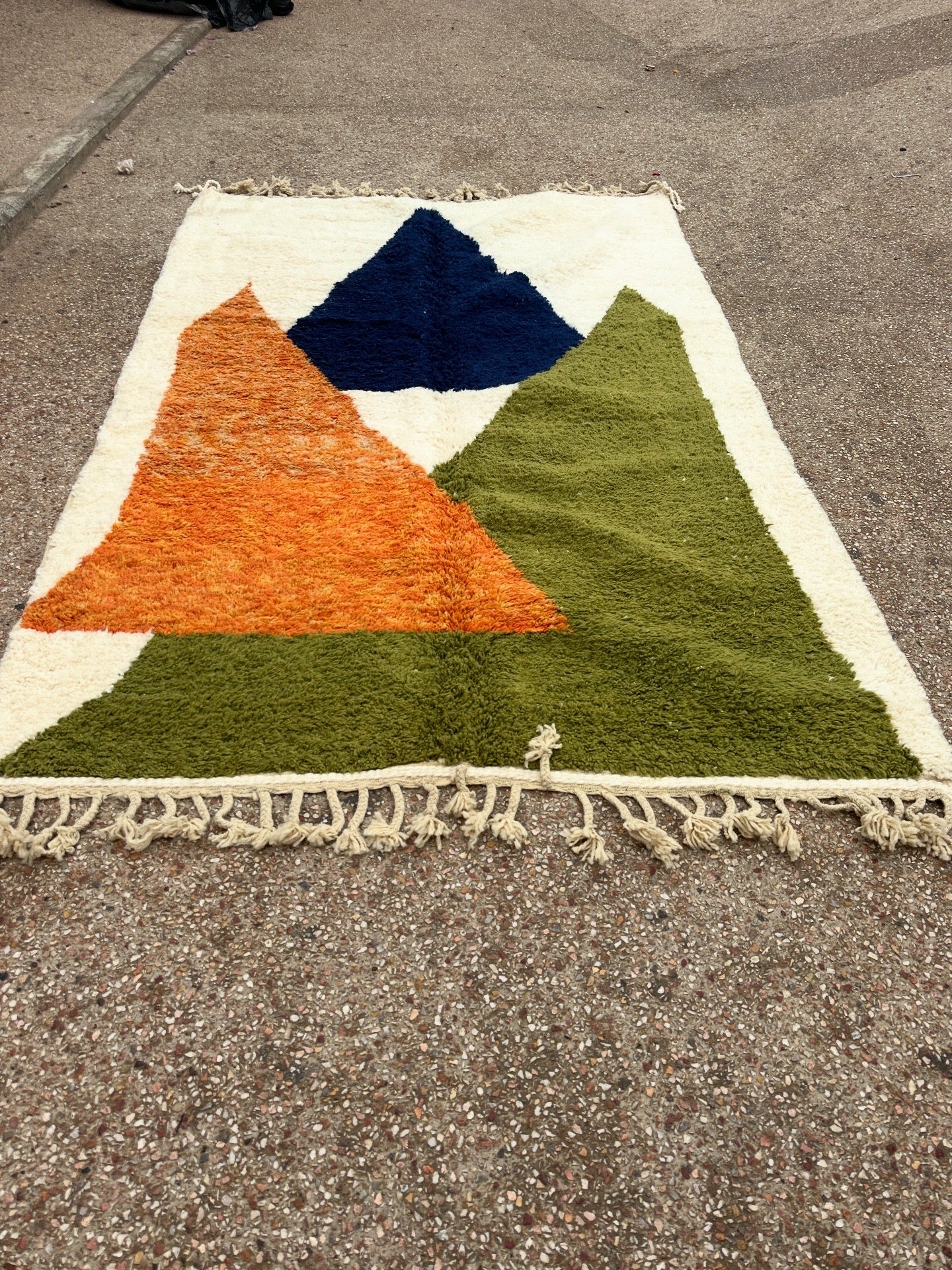 Handmade Azilal Rug, size 300 x 200 cm || 9.84 x 6.56 ft