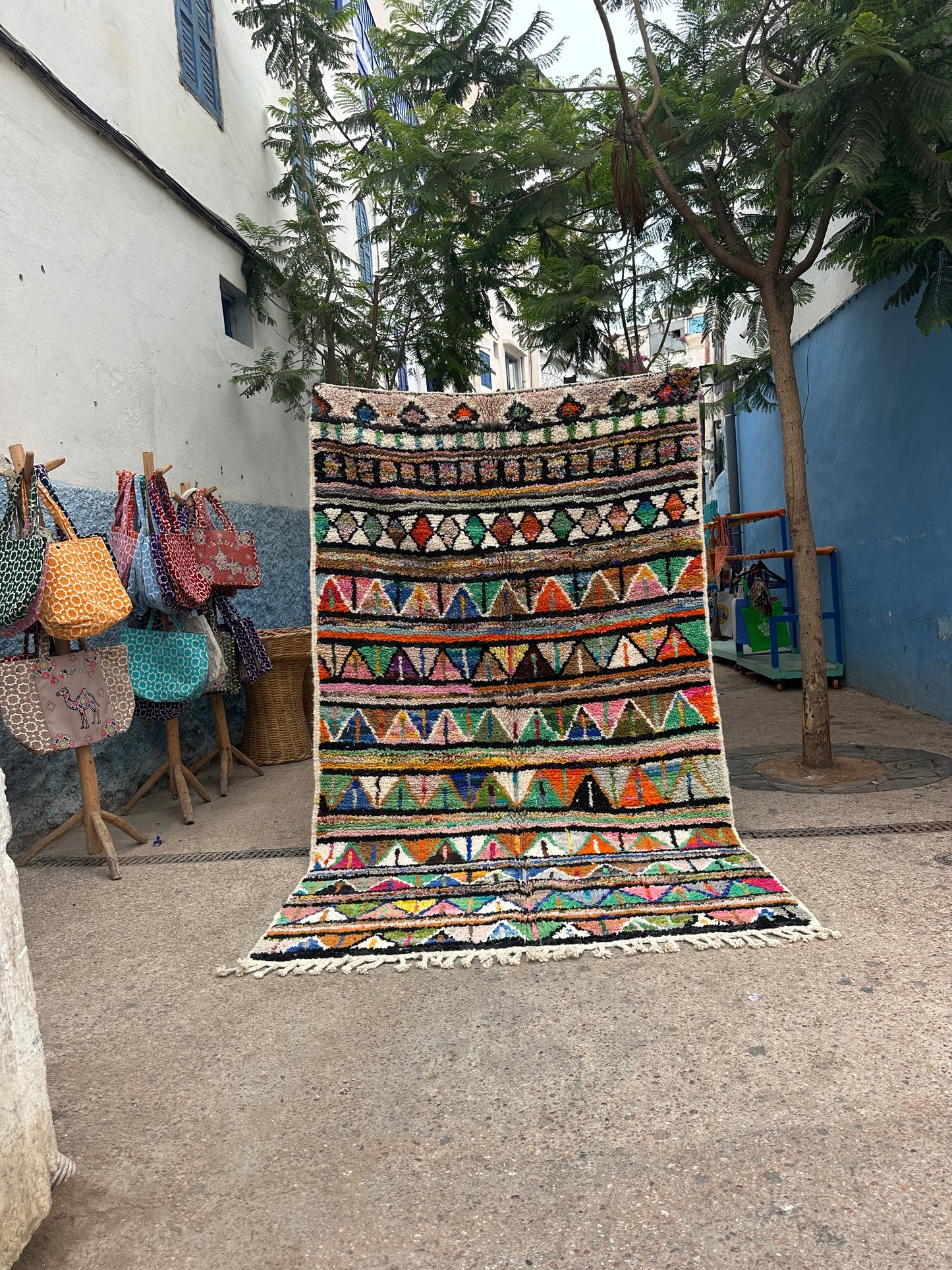 Handmade Beni Ouarain, size 250 x 150 cm || 8.2 x 4.92 ft