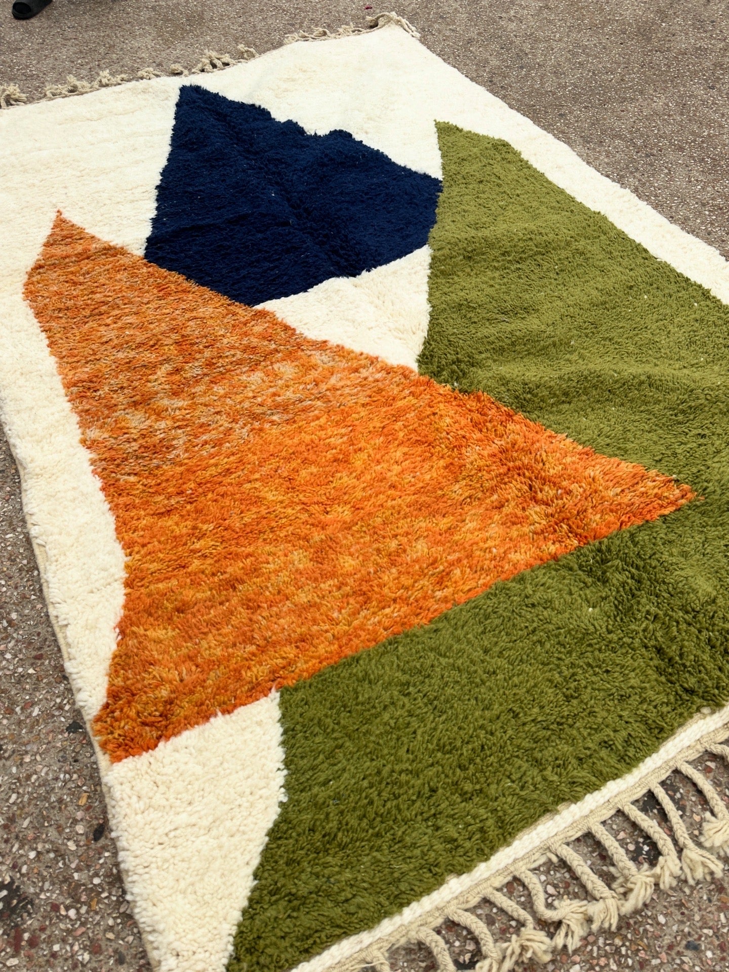 Handmade Azilal Rug, size 300 x 200 cm || 9.84 x 6.56 ft