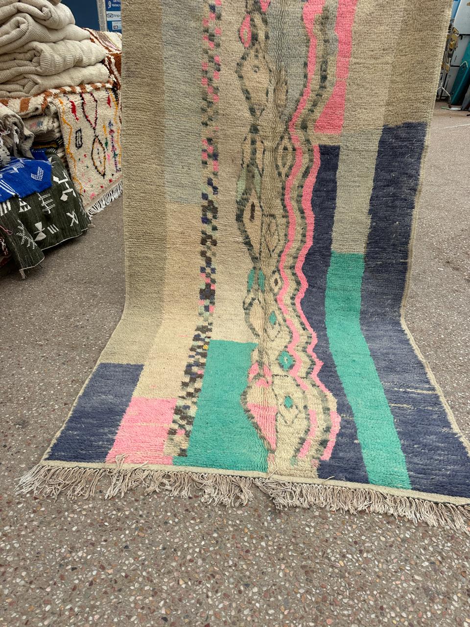 Handmade Azilal Rug, size 250 x 150 cm || 8.2 x 4.92 ft