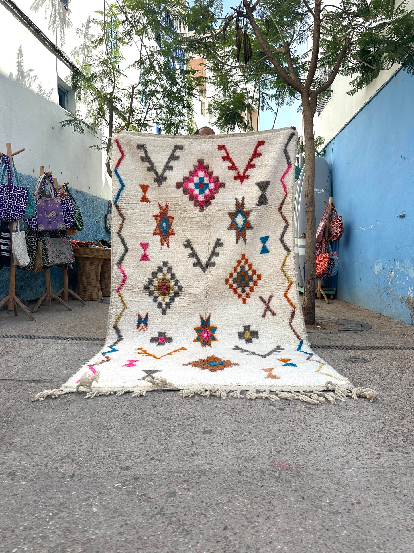 Handmade Beni Ouarain, size 250 x 150 cm || 8.2 x 4.92 ft