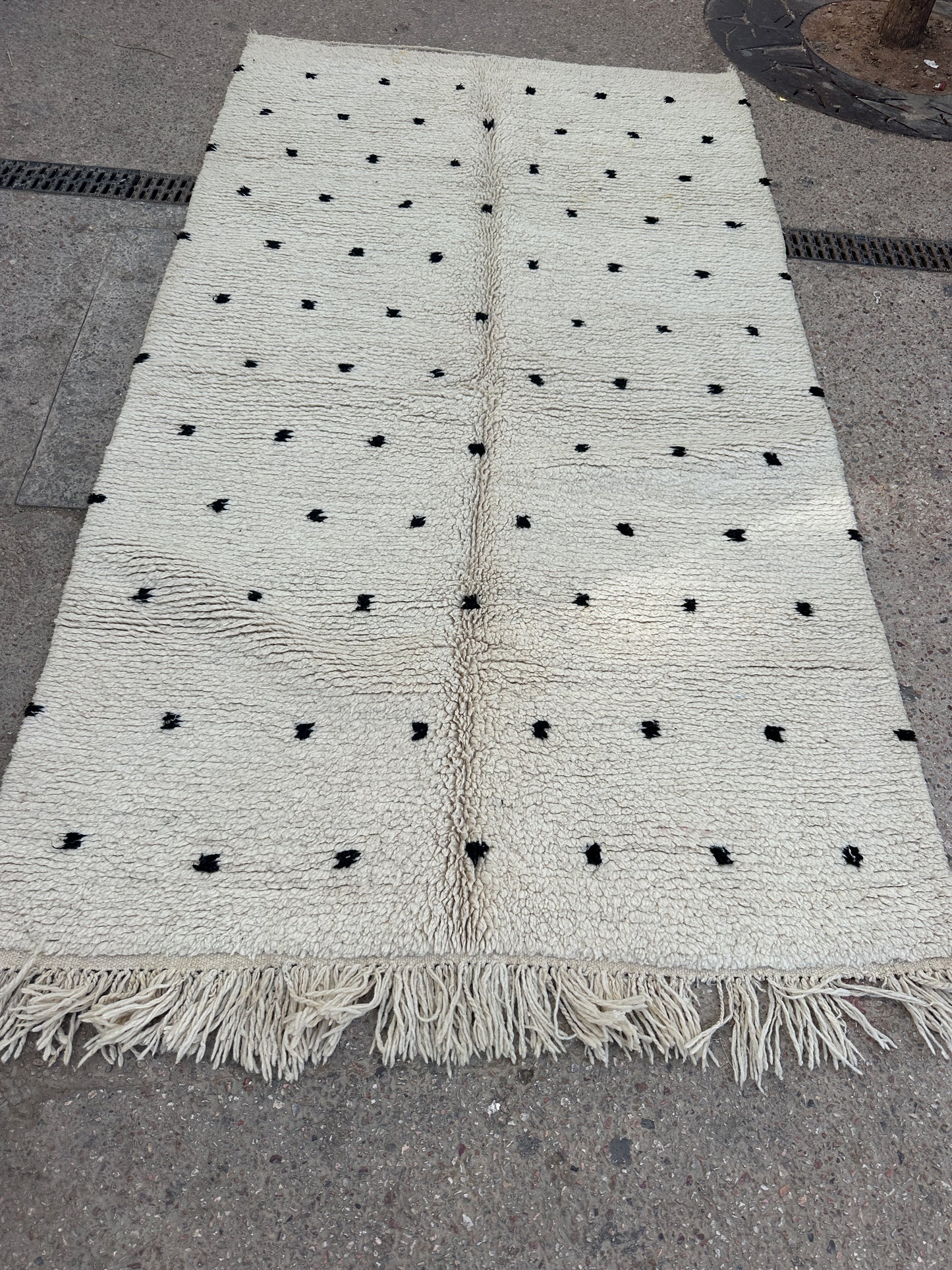 Handmade Beni Ouarain, size 250 x 150 cm || 8.2 x 4.92 ft