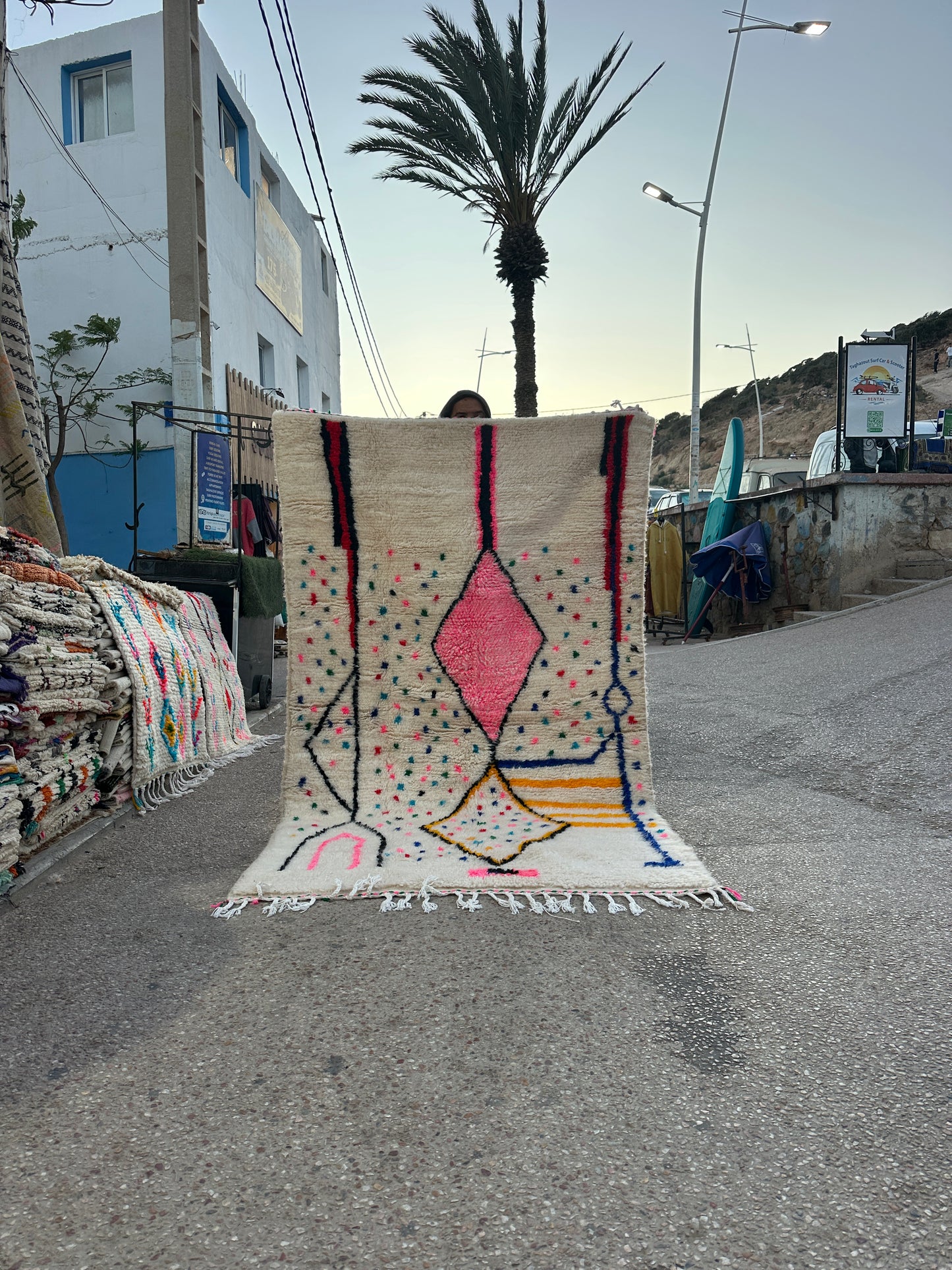 Handmade Azilal Rug, size 250 x 150 cm || 8.2 x 4.92 ft