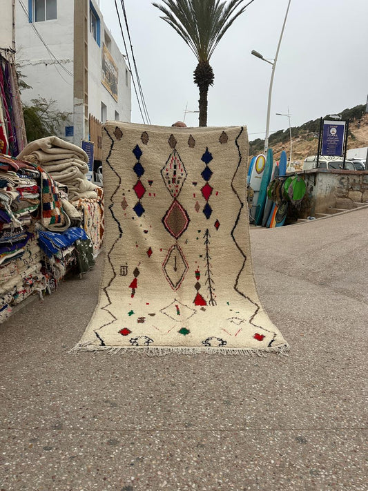 Handmade Azilal Rug, size 250 x 150 cm || 8.2 x 4.92 ft