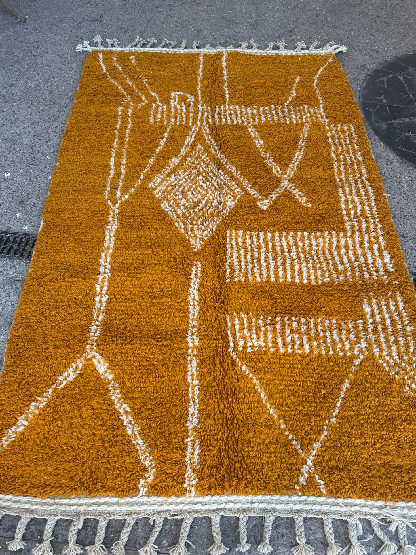 Handmade Beni Ouarain, size 250 x 150 cm || 8.2 x 4.92 ft
