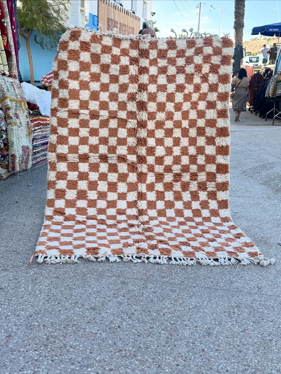 Handmade Beni Ouarain, size 250 x 150 cm || 8.2 x 4.92 ft