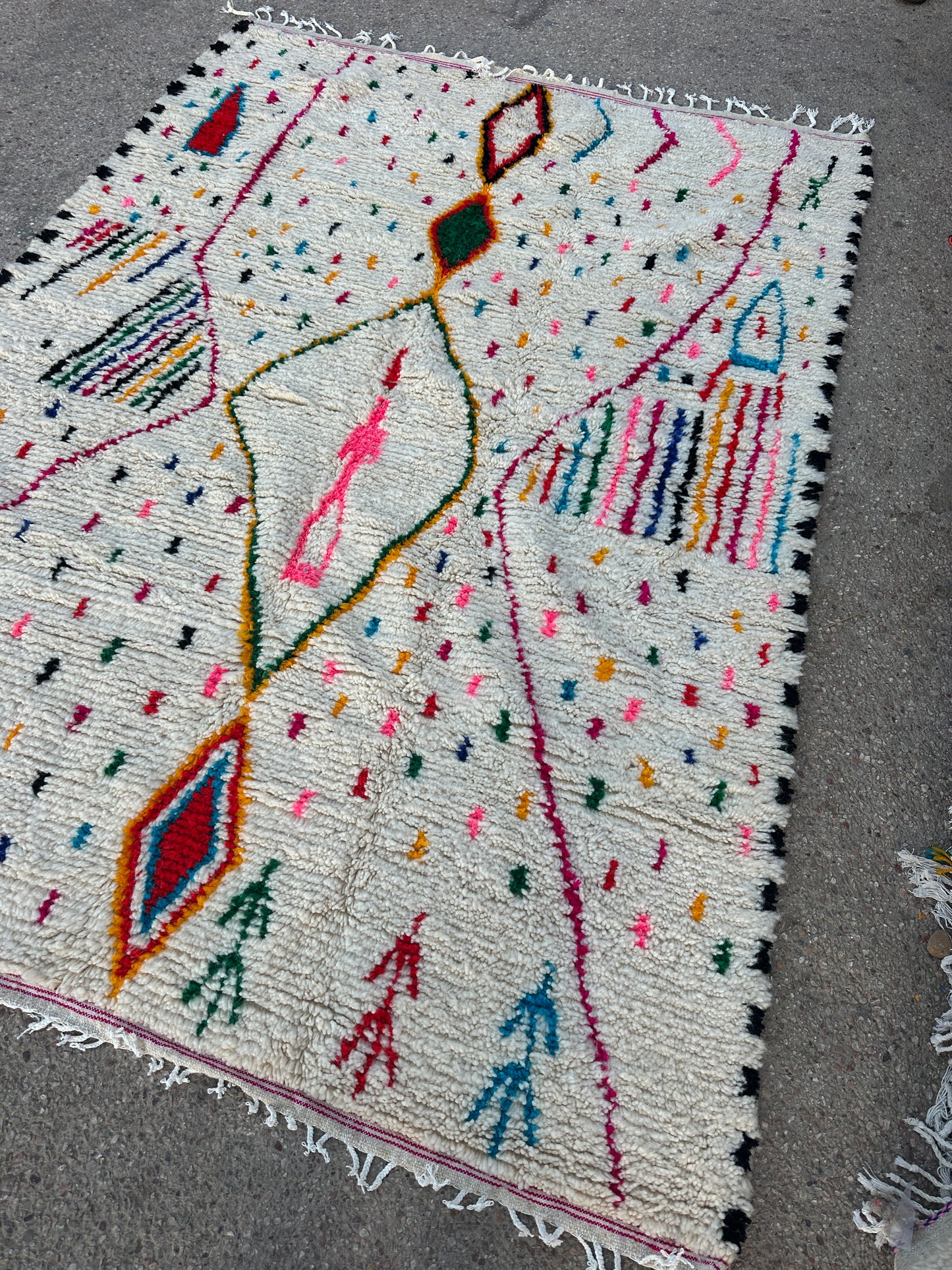 Handmade Azilal Rug, size 300 x 200 cm || 9.84 x 6.56 ft