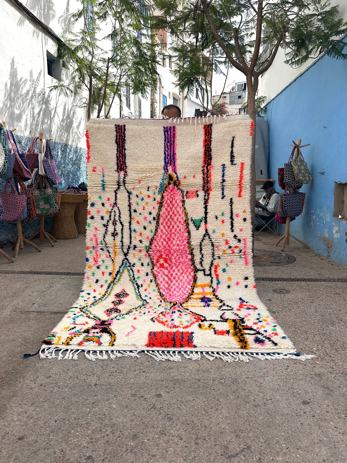 Handmade Azilal Rug, size 250 x 150 cm || 8.2 x 4.92 ft