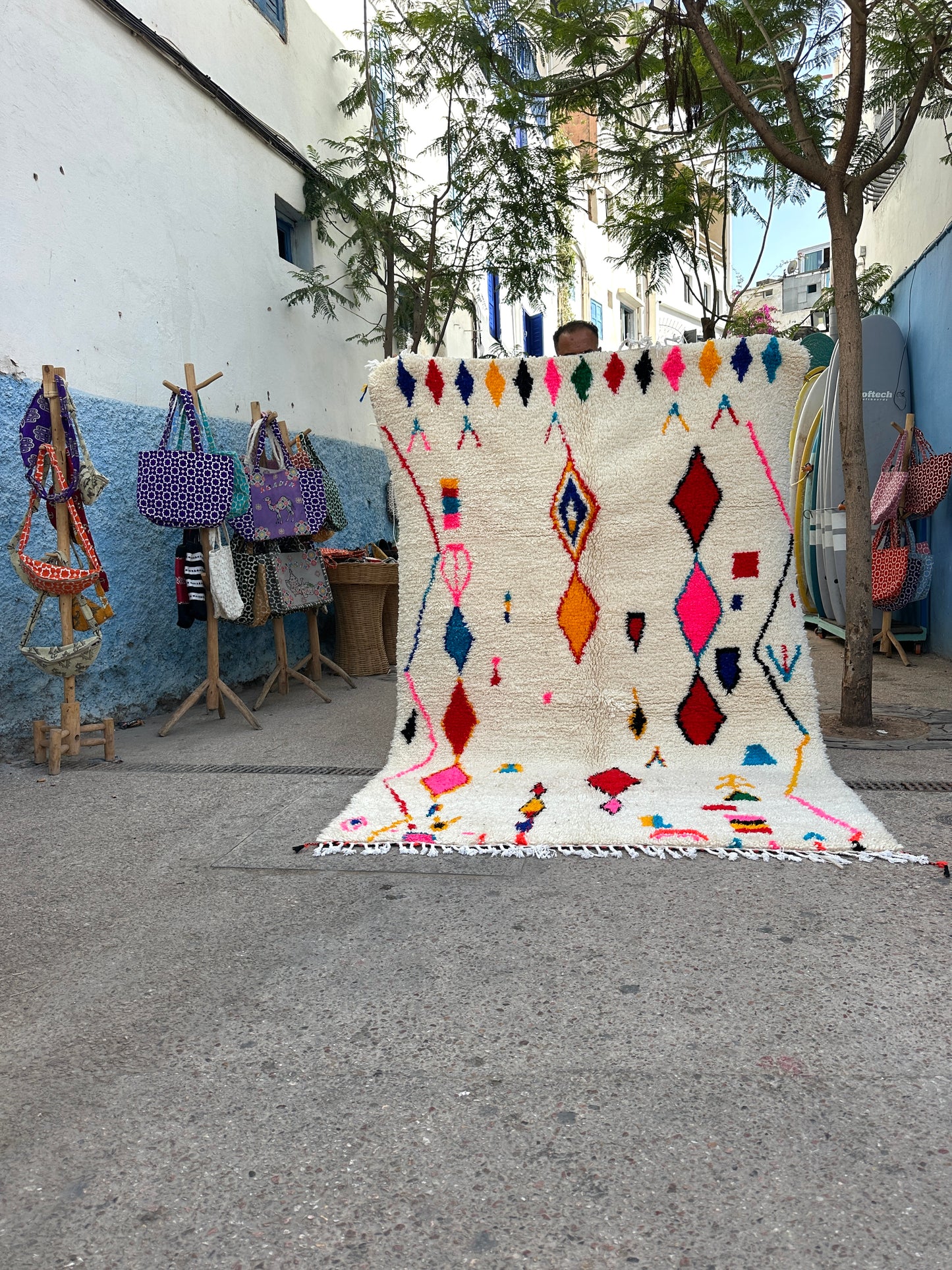 Handmade Azilal Rug, size 250 x 150 cm || 8.2 x 4.92 ft