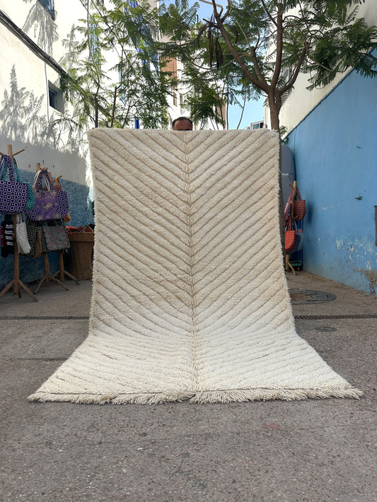 Handmade Beni Ouarain, size 250 x 150 cm || 8.2 x 4.92 ft