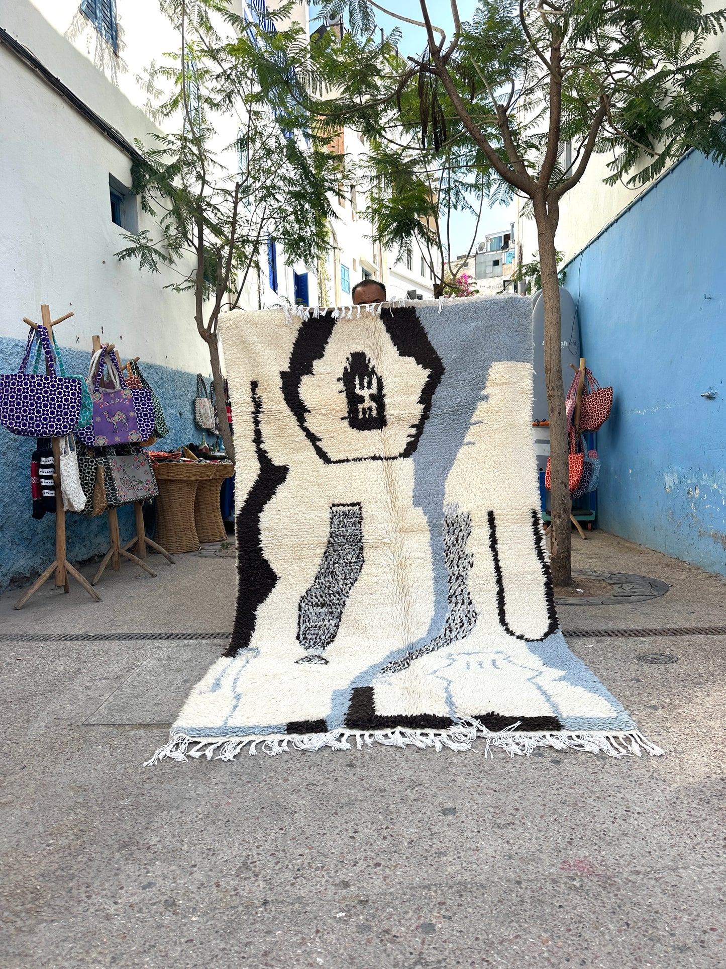 Handmade Azilal Rug, size 250 x 150 cm || 8.2 x 4.92 ft