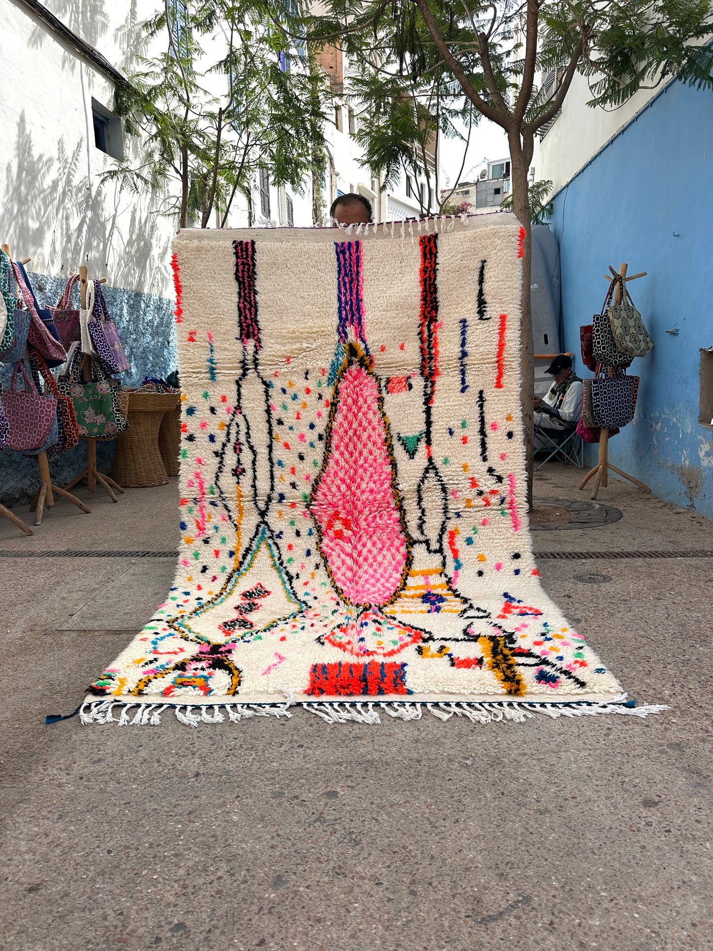 Handmade Azilal Rug, size 250 x 150 cm || 8.2 x 4.92 ft