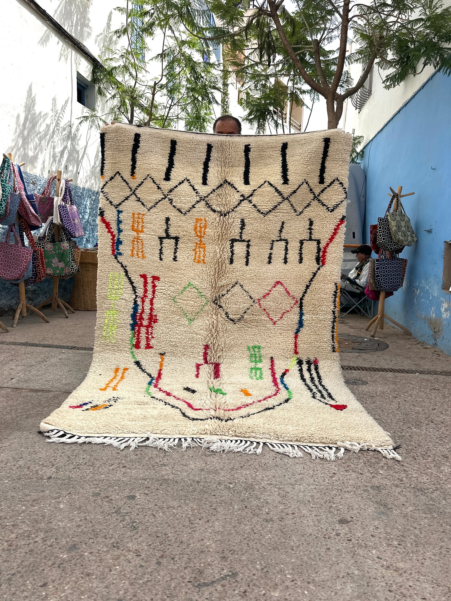 Handmade Beni Ouarain, size 250 x 150 cm || 8.2 x 4.92 ft