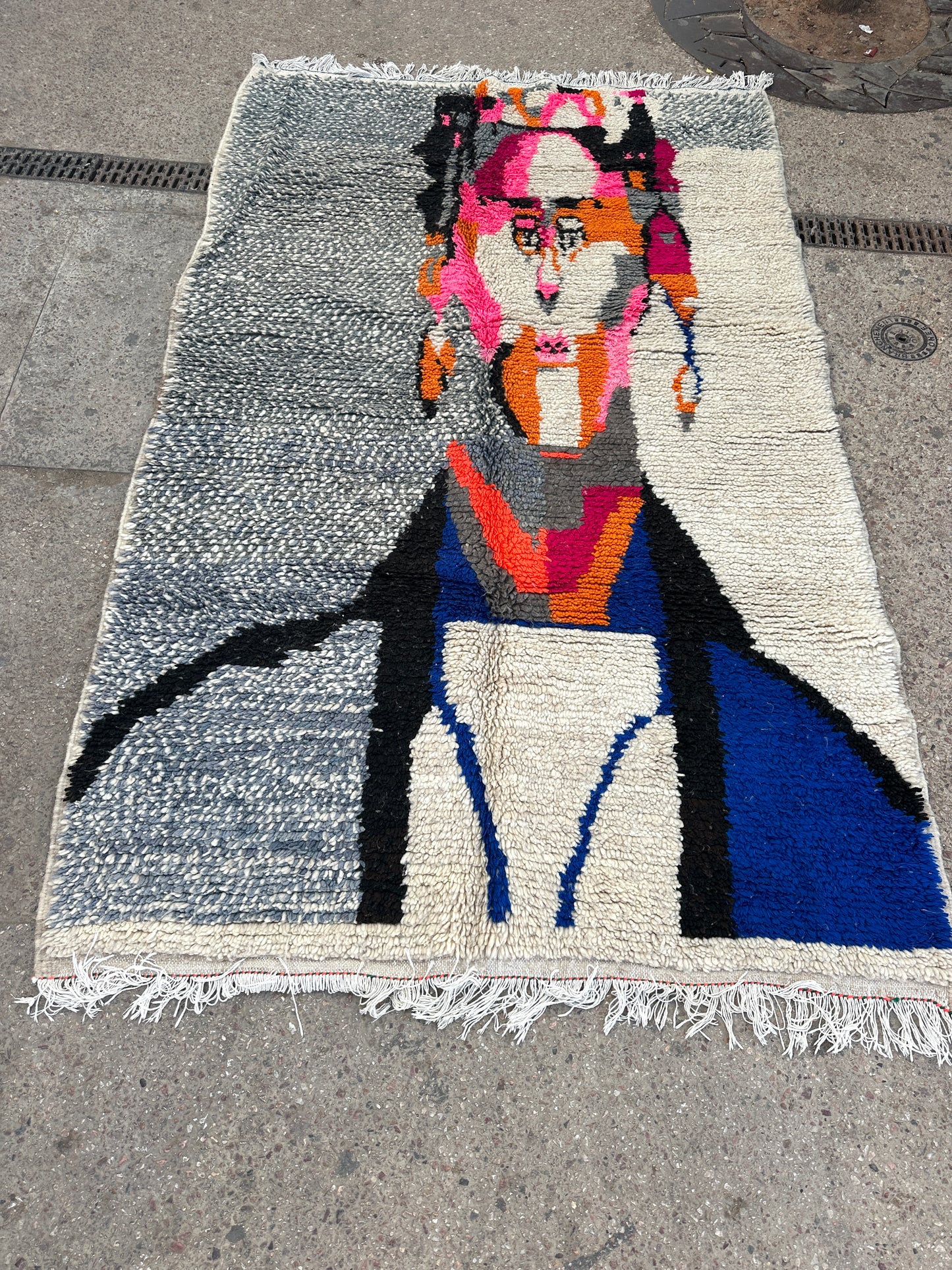Handmade Azilal Rug, size 250 x 150 cm || 8.2 x 4.92 ft