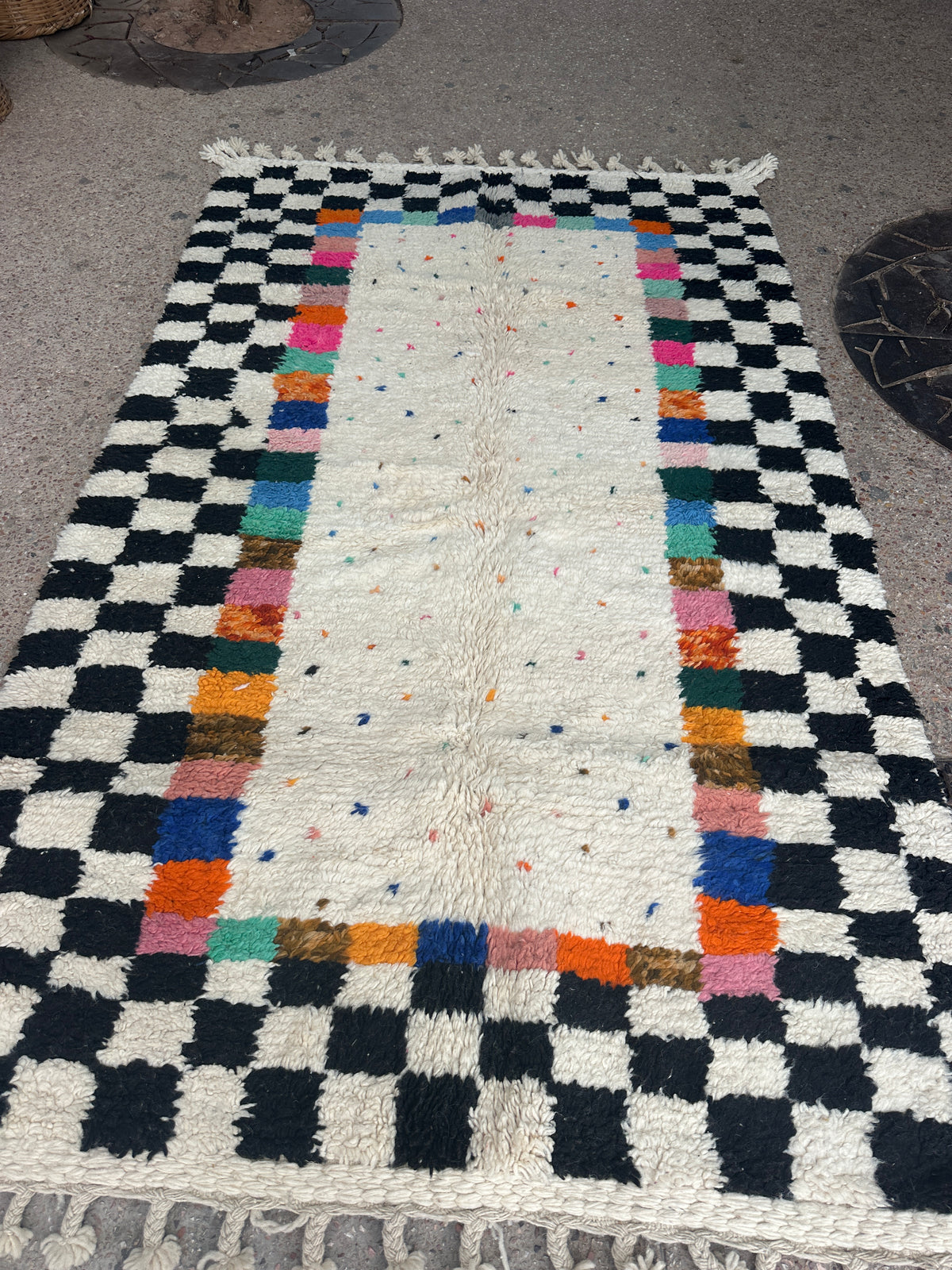 Handmade Beni Ouarain, size 250 x 150 cm || 8.2 x 4.92 ft