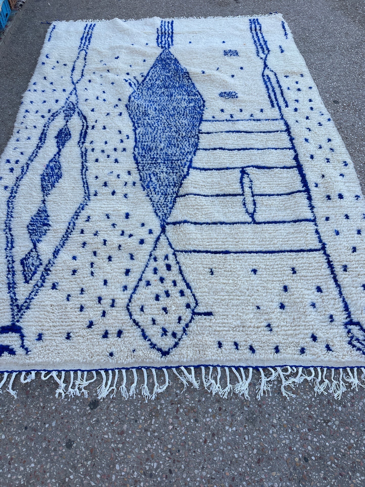 Azilal Rug, size 300 x 200 cm || 9.84 x 6.56 ft
