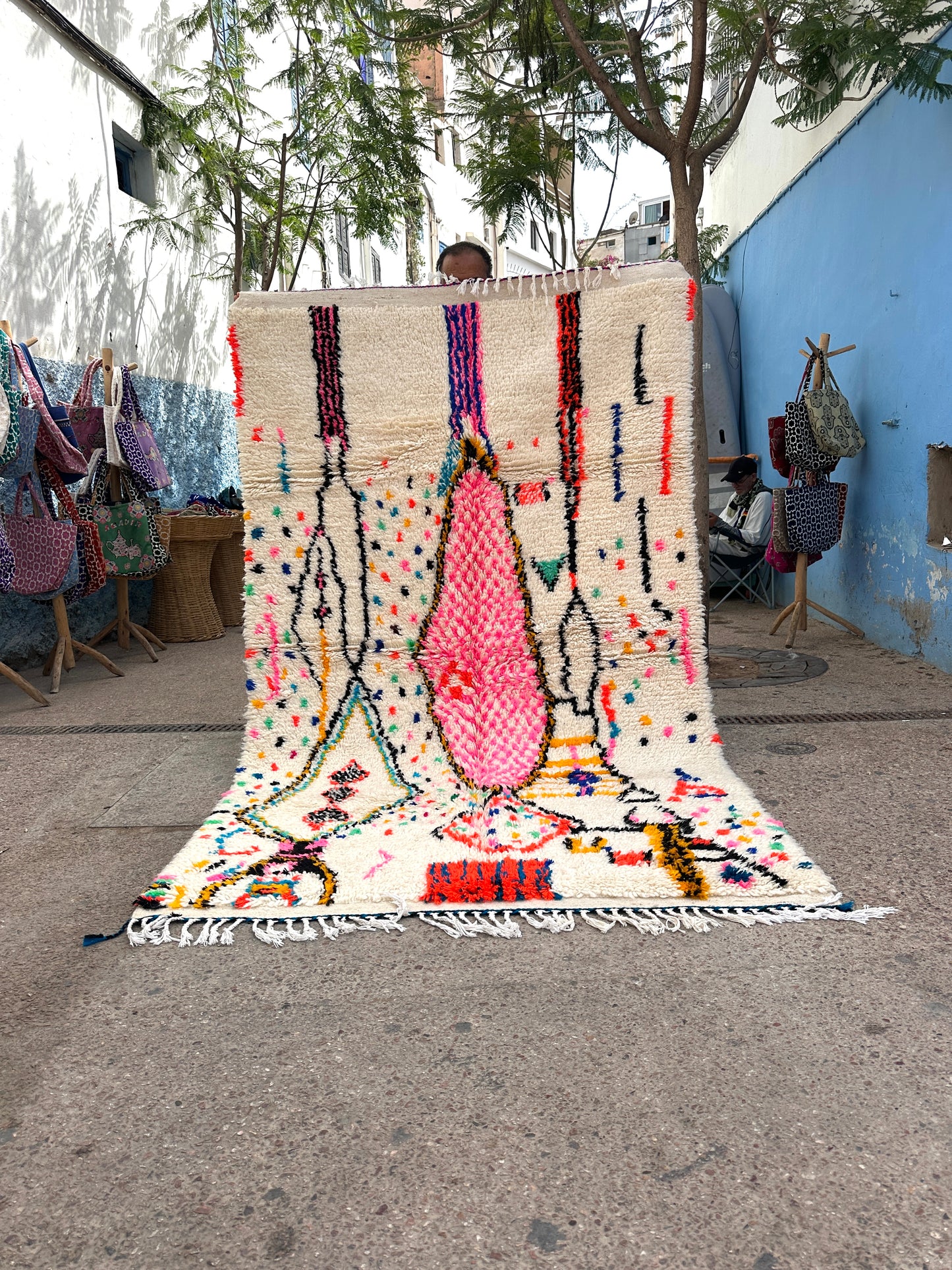 Handmade Azilal Rug, size 250 x 150 cm || 8.2 x 4.92 ft