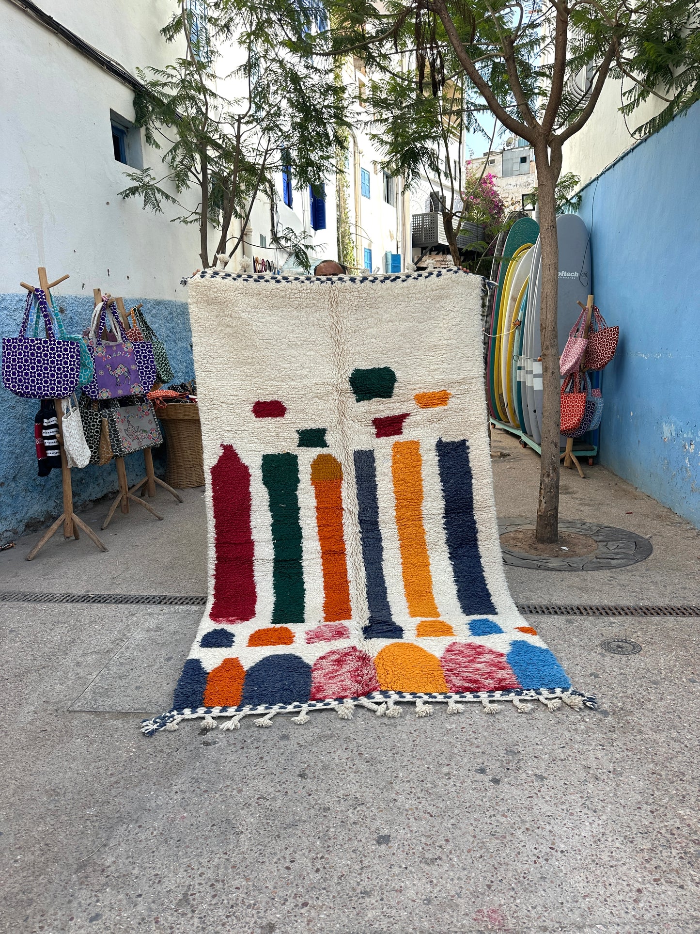 Handmade Beni Ouarain, size 250 x 150 cm || 8.2 x 4.92 ft