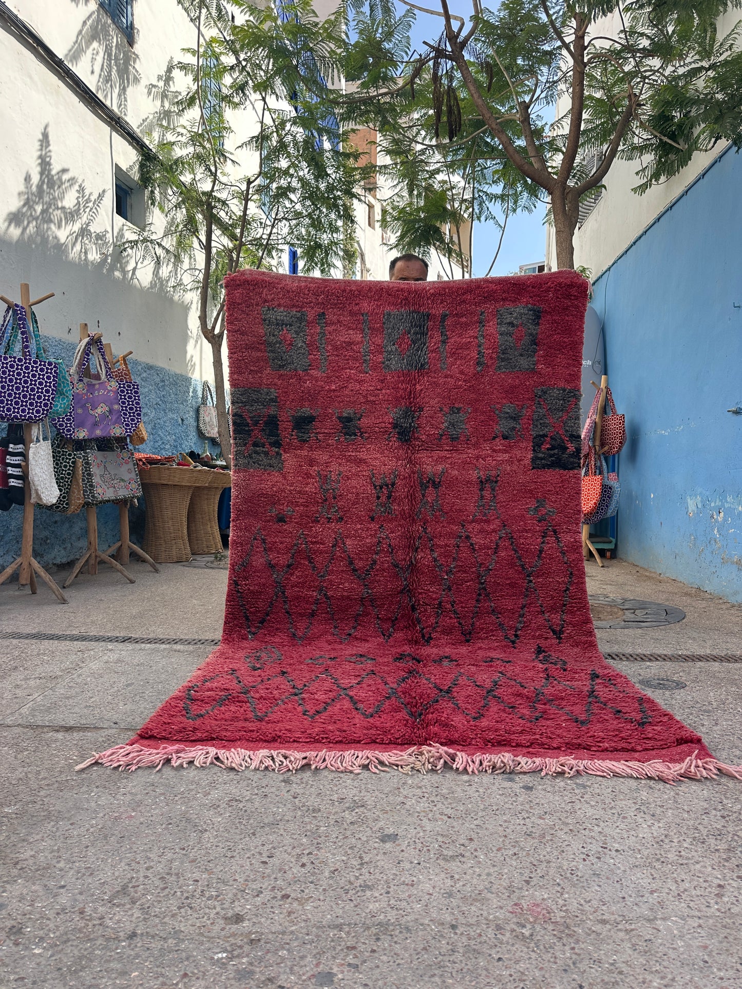 Handmade Beni Ouarain, size 250 x 150 cm || 8.2 x 4.92 ft