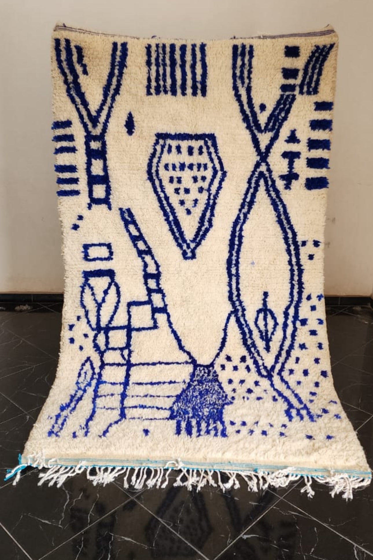 Handmade Azilal Rug, size 250 x 150 cm || 8.2 x 4.92 ft