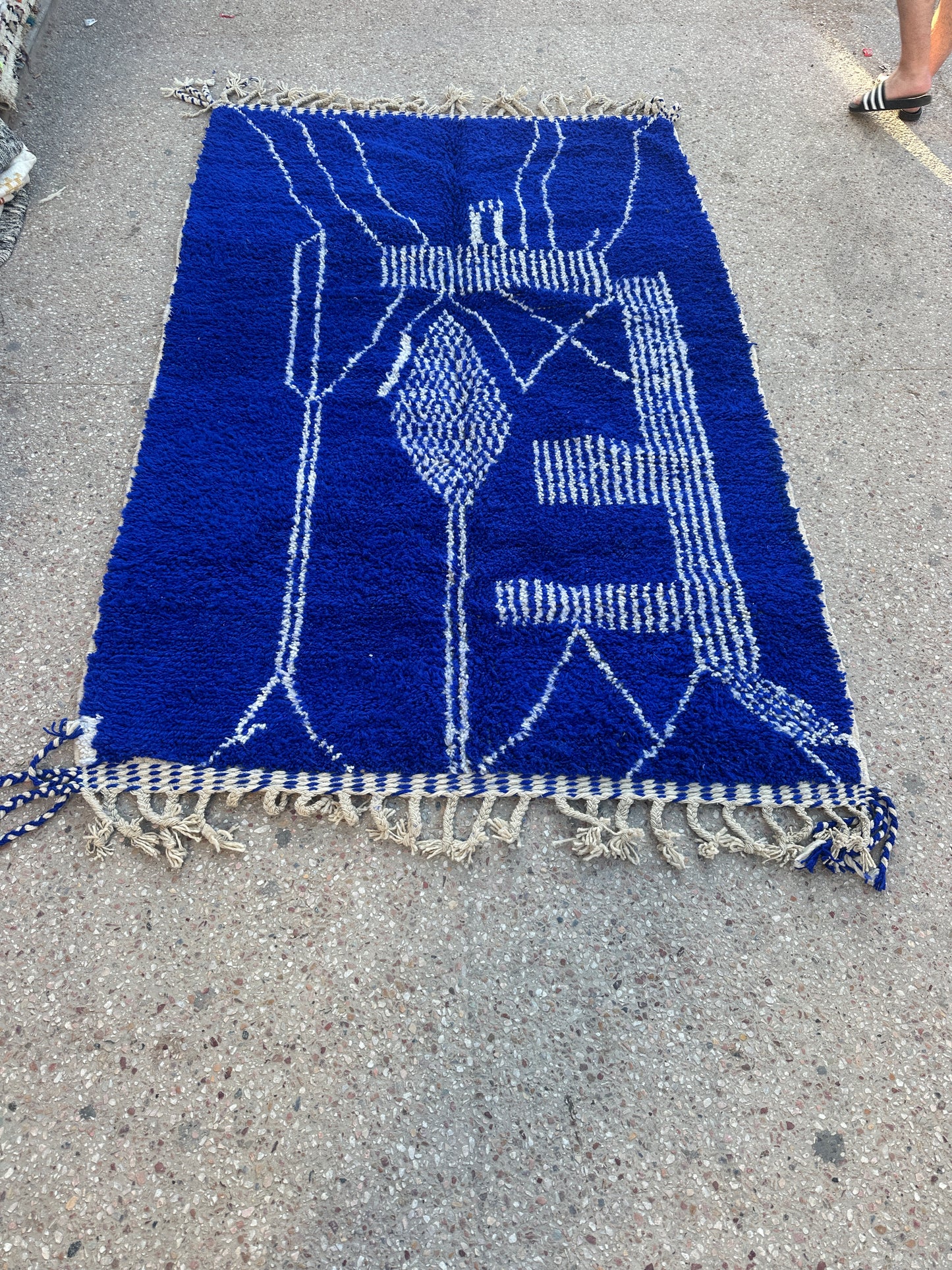 Beni Ouarain Rug size 250 x 150 cm || 8.2 x 4.92 ft