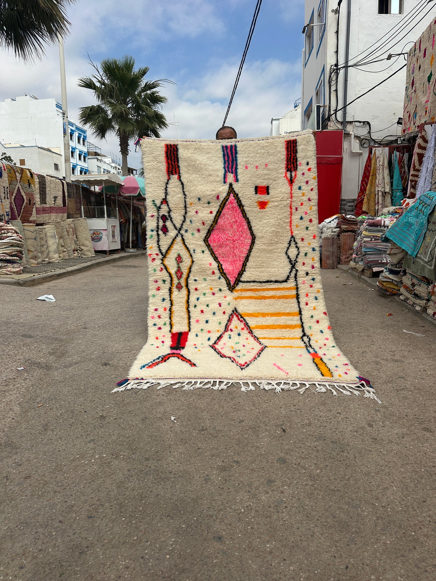 Handmade Azilal Rug, size 250 x 150 cm || 8.2 x 4.92 ft