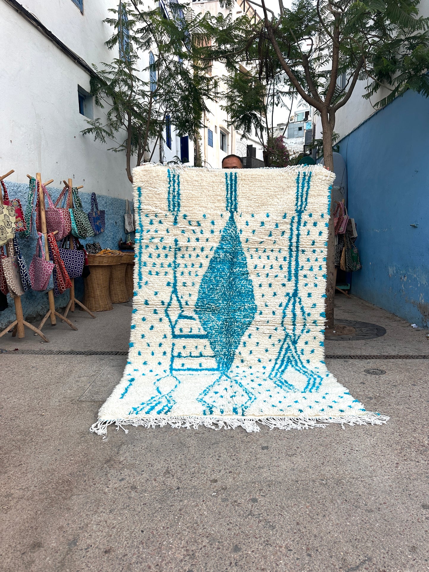 Handmade Azilal Rug, size 250 x 150 cm || 8.2 x 4.92 ft