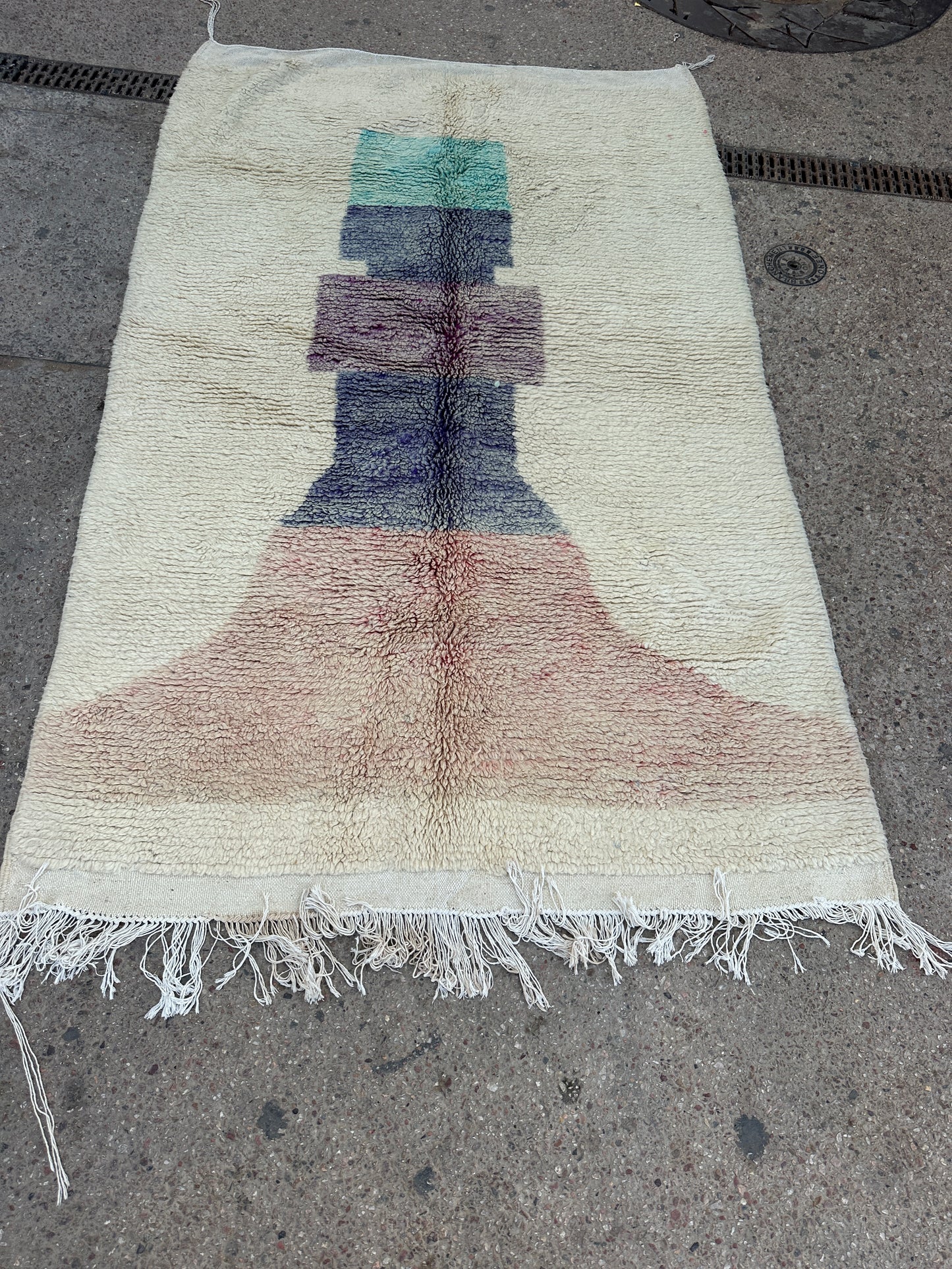 Handmade Azilal Rug, size 250 x 150 cm || 8.2 x 4.92 ft