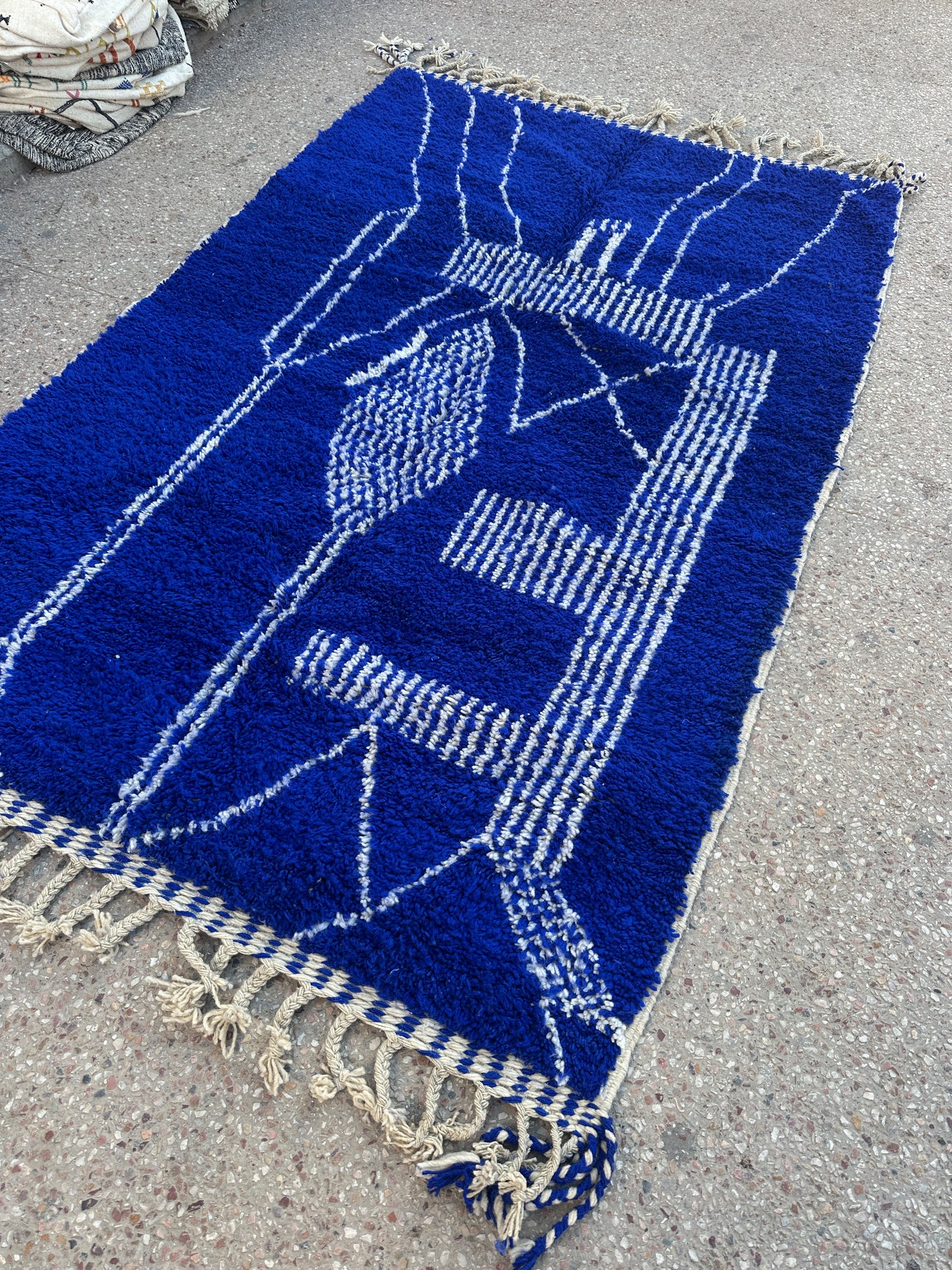 Beni Ouarain Rug size 250 x 150 cm || 8.2 x 4.92 ft