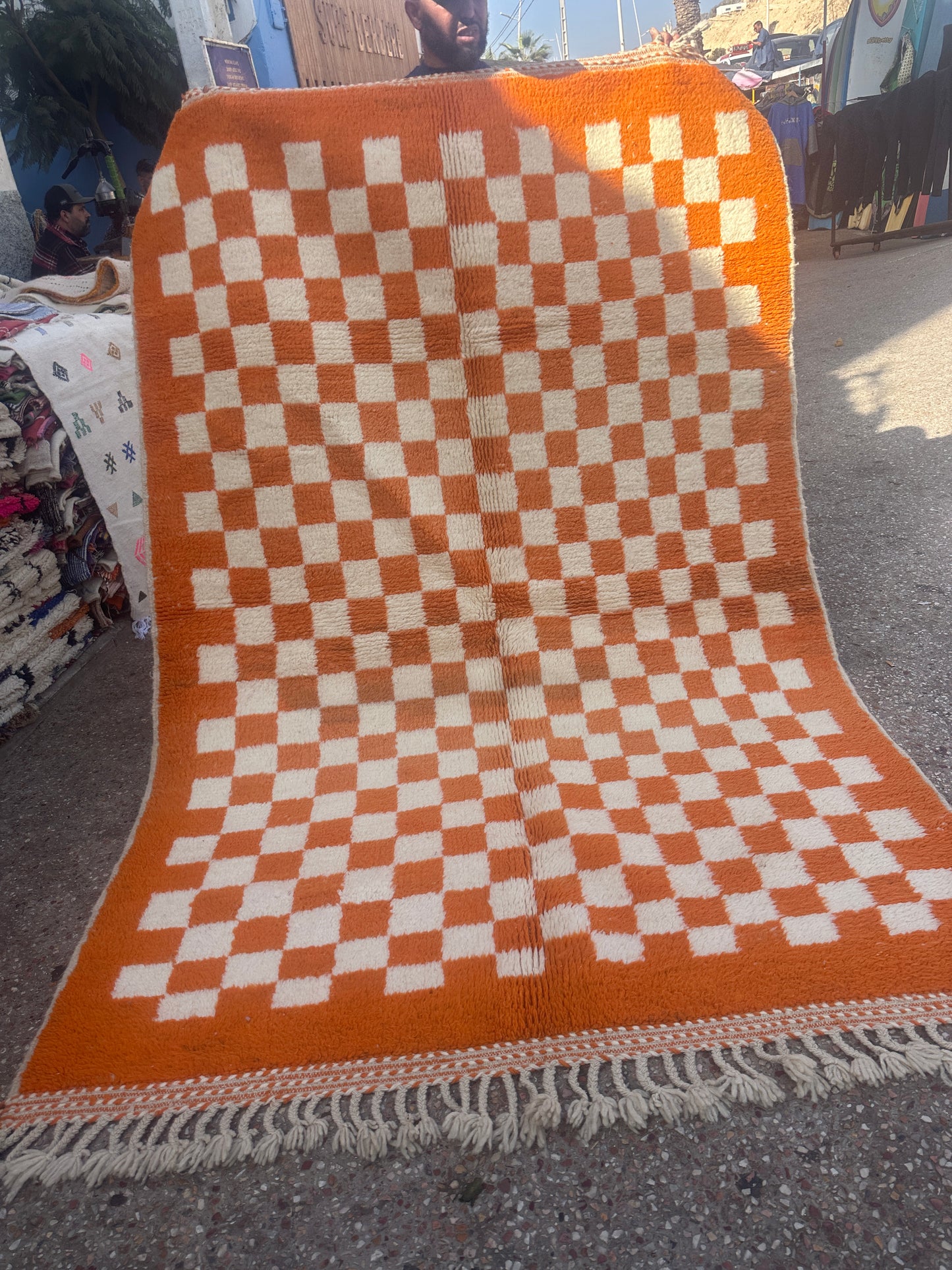 Handmade Azilal Rug, size 250 x 150 cm || 8.2 x 4.92 ft