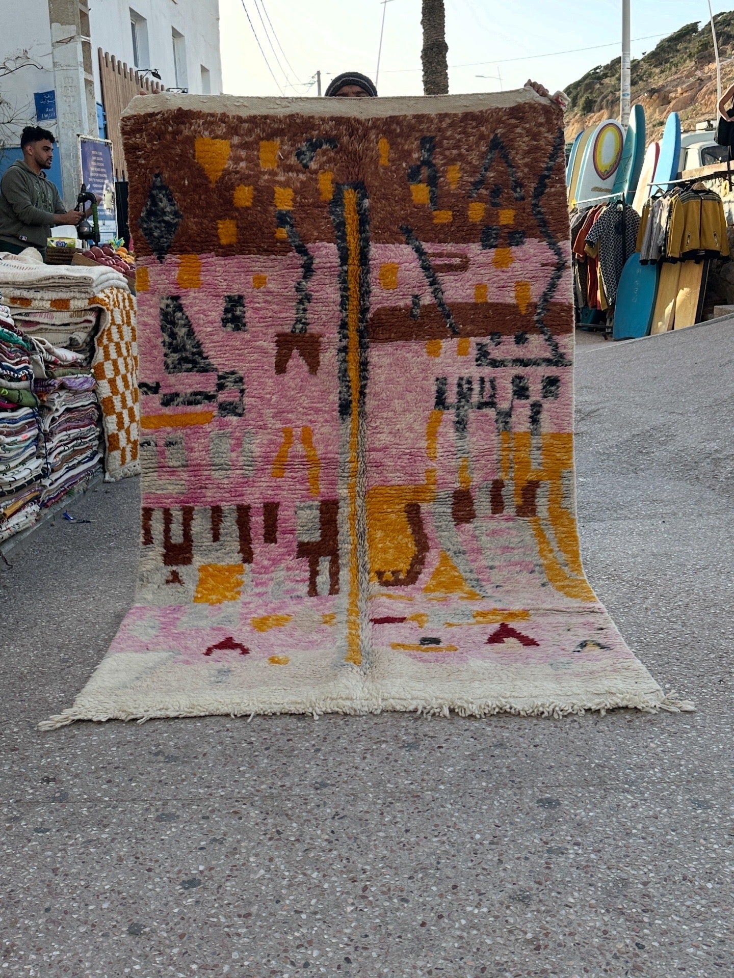 Handmade Azilal Rug, size 250 x 150 cm || 8.2 x 4.92 ft
