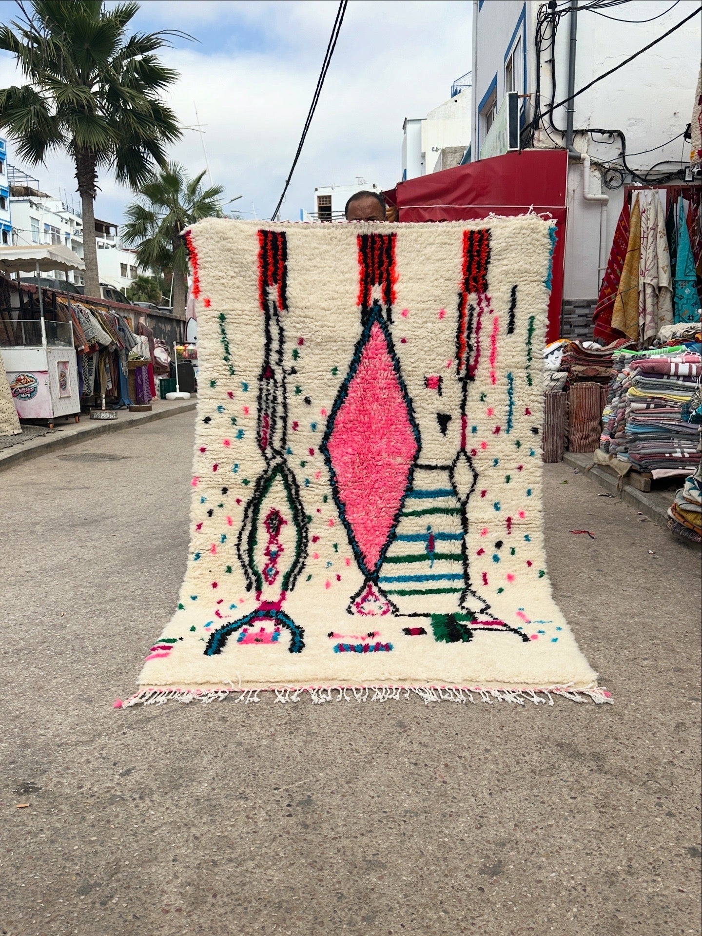 Handmade Azilal Rug, size 250 x 150 cm || 8.2 x 4.92 ft