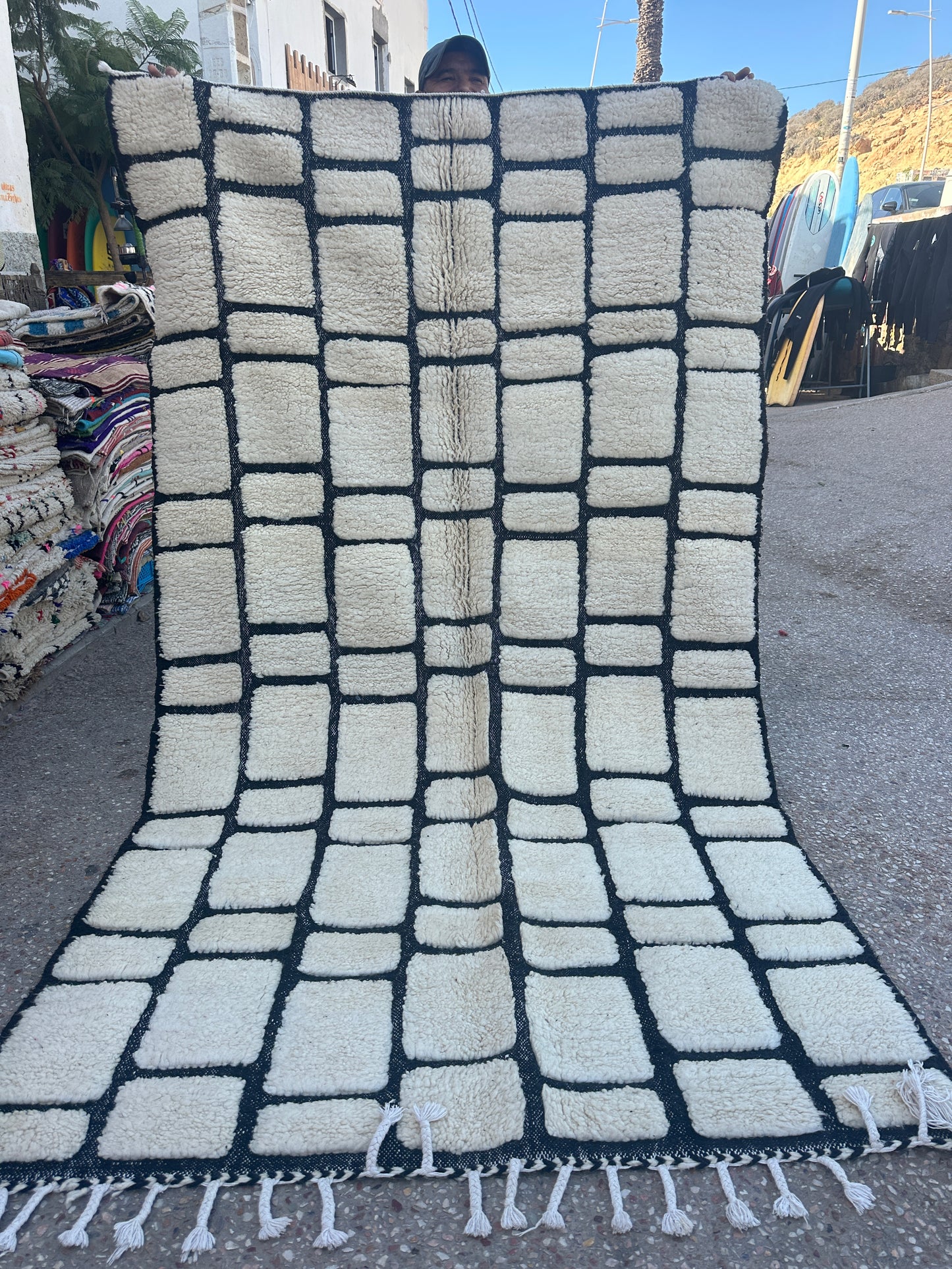 Beni Ouarain Rug size 250 x 150 cm || 8.2 x 4.92 ft