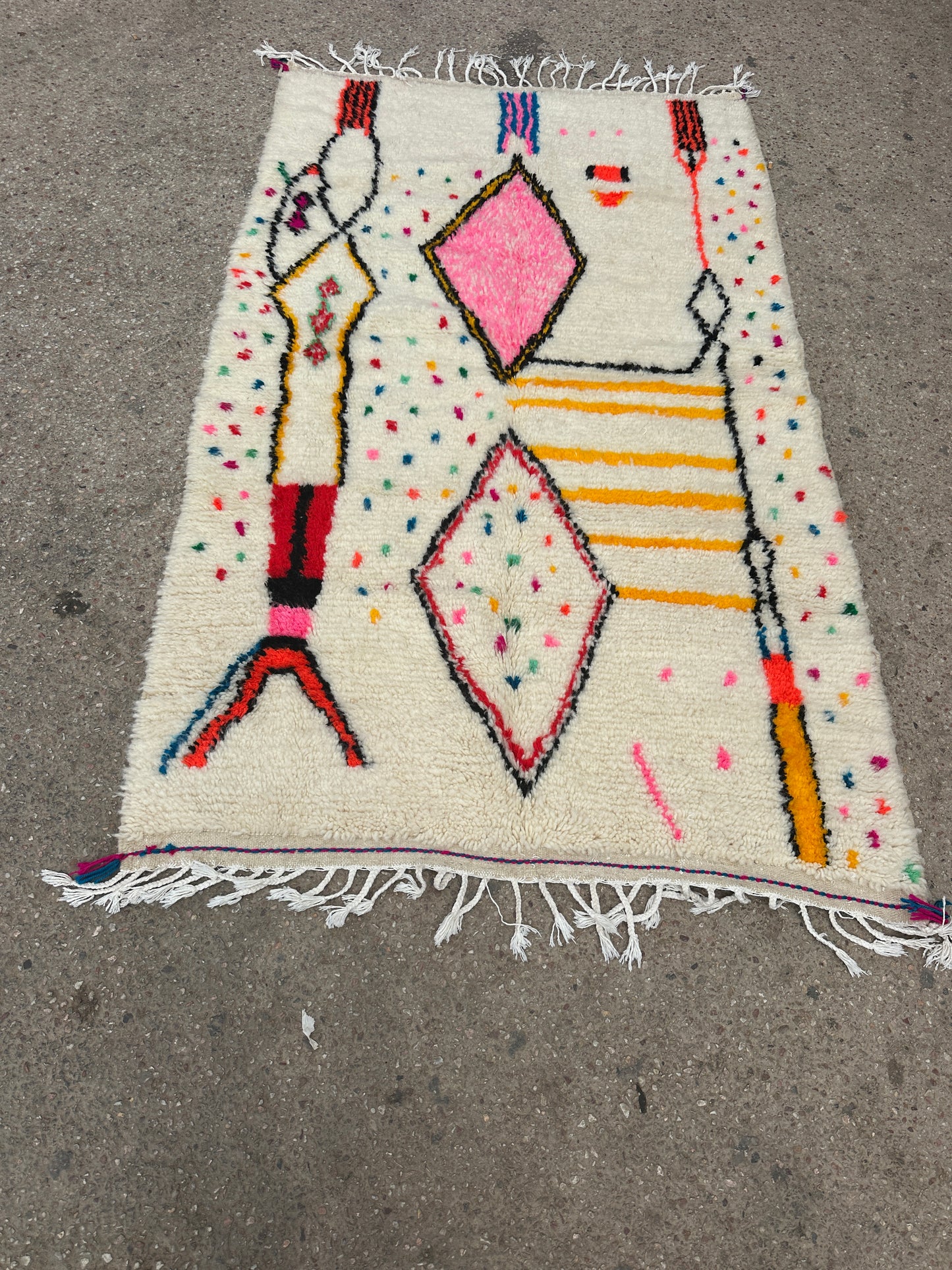 Handmade Azilal Rug, size 250 x 150 cm || 8.2 x 4.92 ft