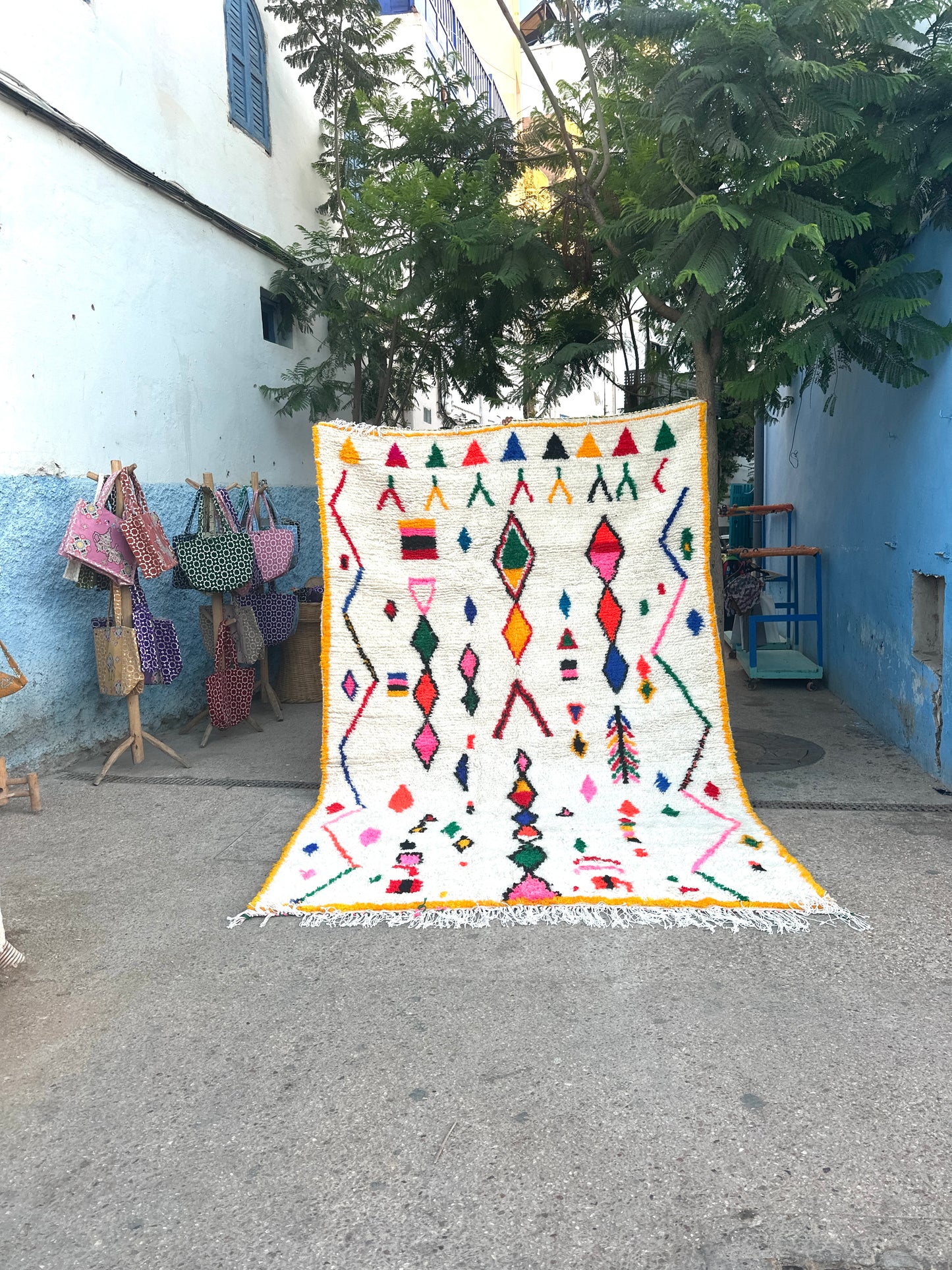 Handmade Azilal Rug, size 300 x 200 cm || 9.84 x 6.56 ft