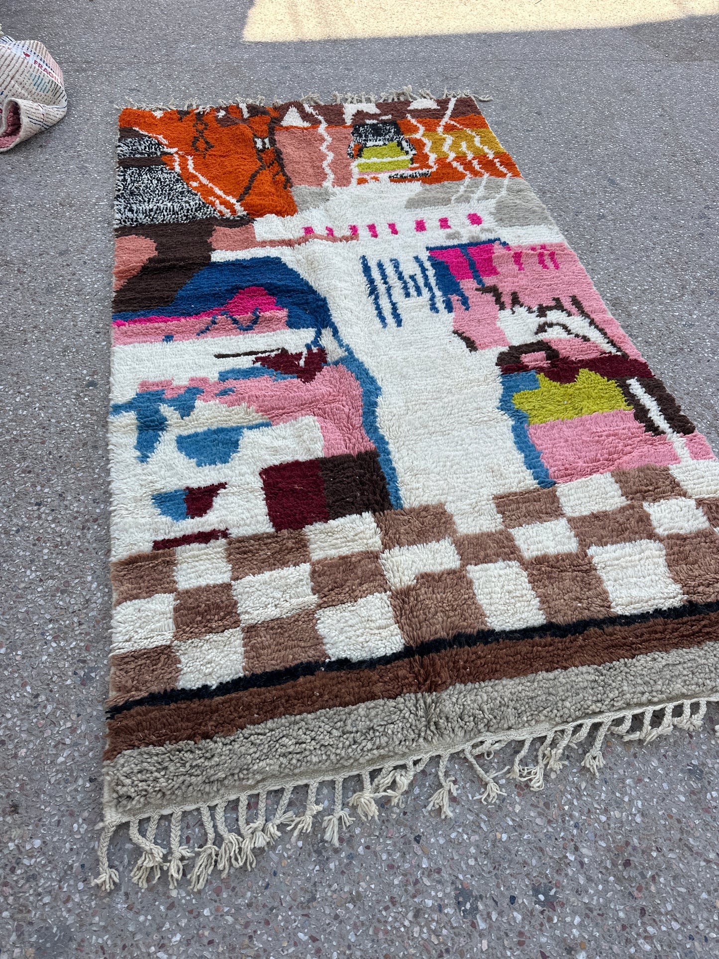 Handmade Azilal Rug, size 250 x 150 cm || 8.2 x 4.92 ft